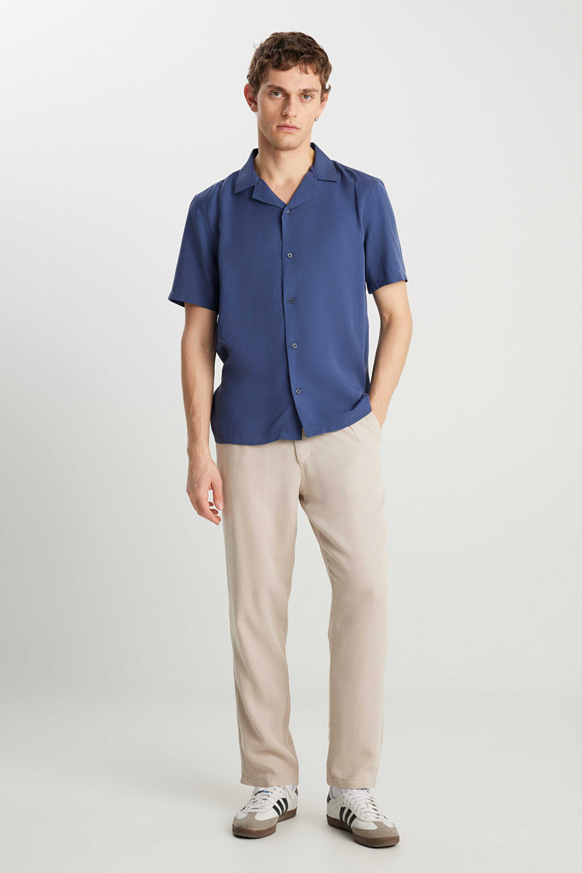 W221266013013_1.jpg?format=webp