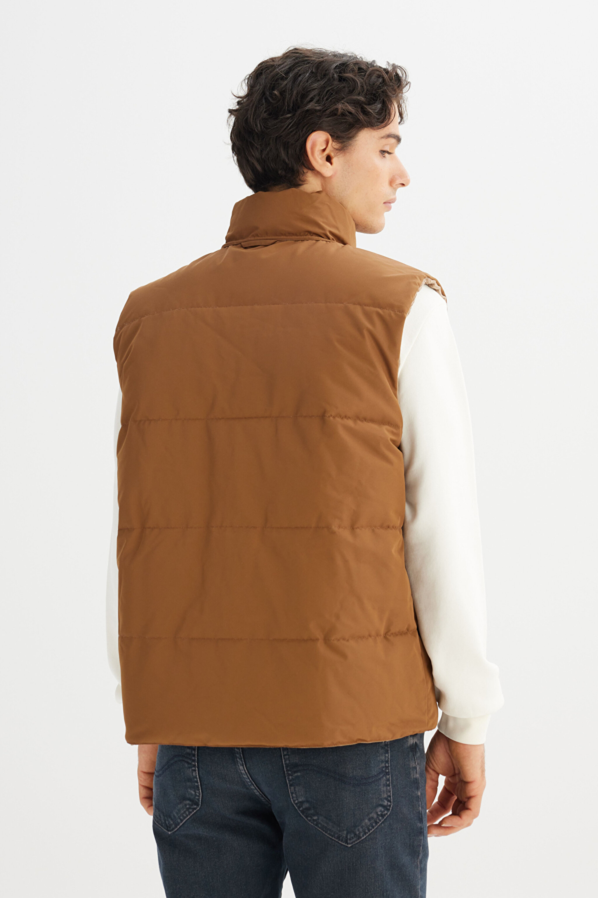 Regular Fit Normal Kesim Çift Kullanımlı Deve Tüyü Şişme Yelek - Sand-CHLD507064755 (görsel 6)