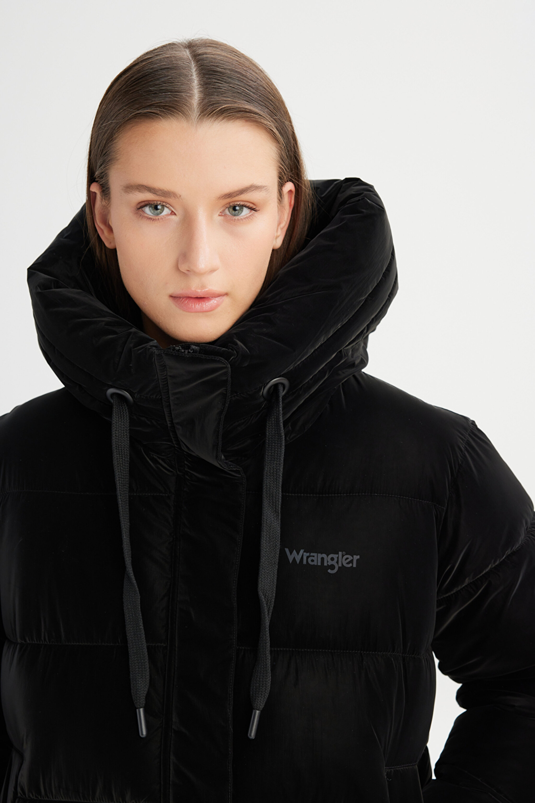 Regular Fit Normal Kesim Dik Yaka Kapüşonlu Siyah Şişme Mont - Black-CHW232170001 (görsel 4)
