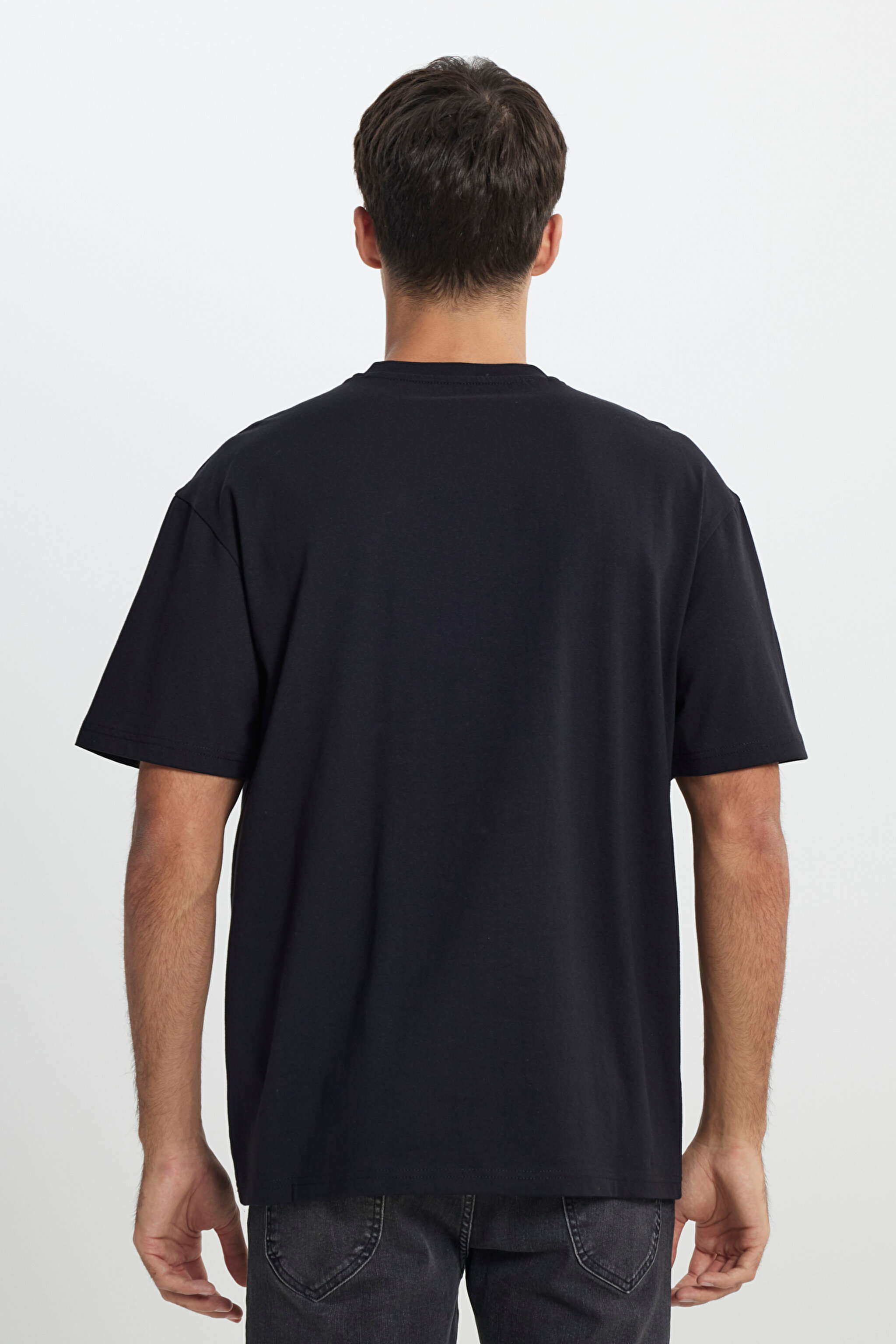 Loose Fit Rahat Kesim Bisiklet Yaka %100 Pamuk Siyah Tişört - Black-L222001001 (görsel 6)
