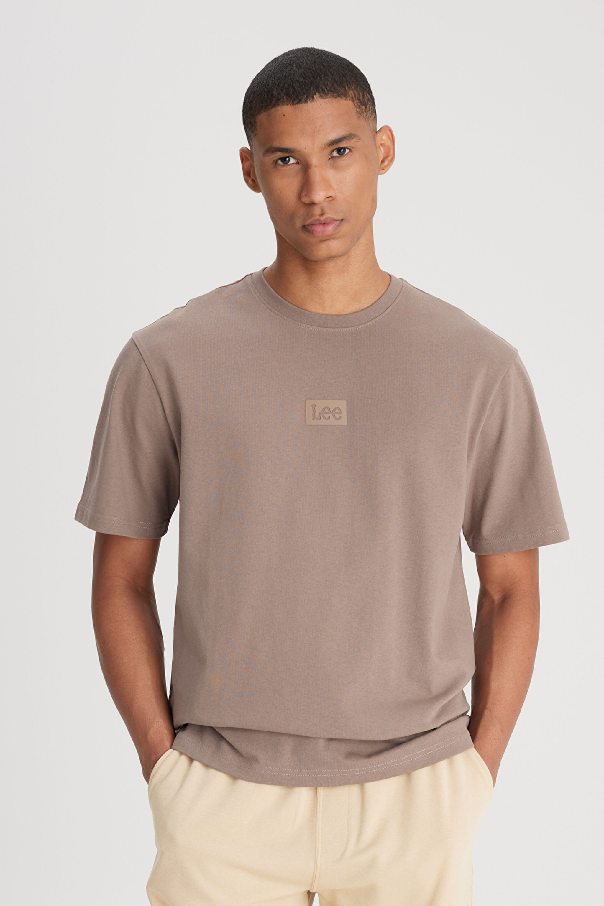 Loose Fit Rahat Kesim Bisiklet Yaka %100 Pamuk Taş Rengi Tişört - Mid Stone-L22200155 (görsel 2)