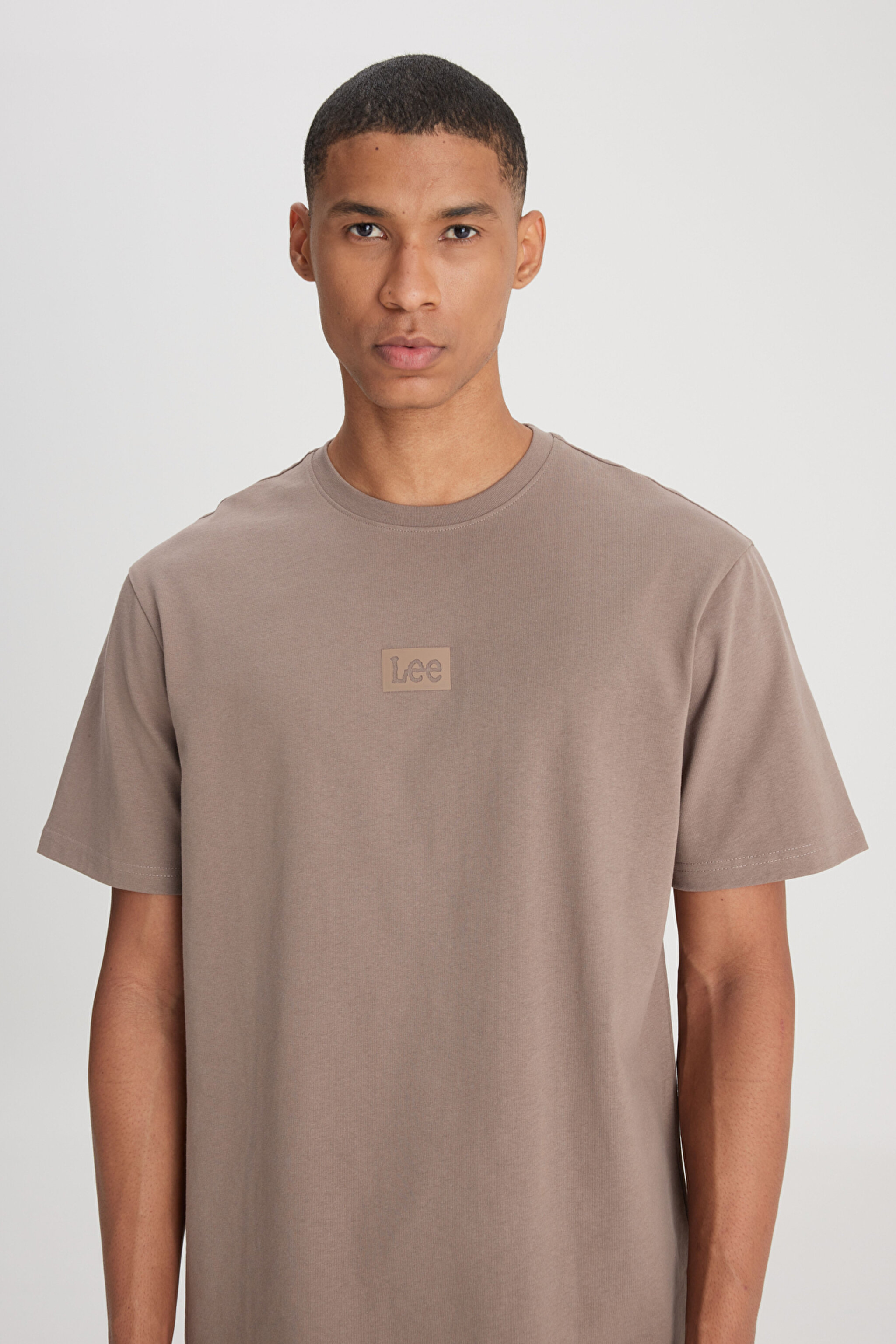 Loose Fit Rahat Kesim Bisiklet Yaka %100 Pamuk Taş Rengi Tişört - Mid Stone-L22200155 (görsel 4)