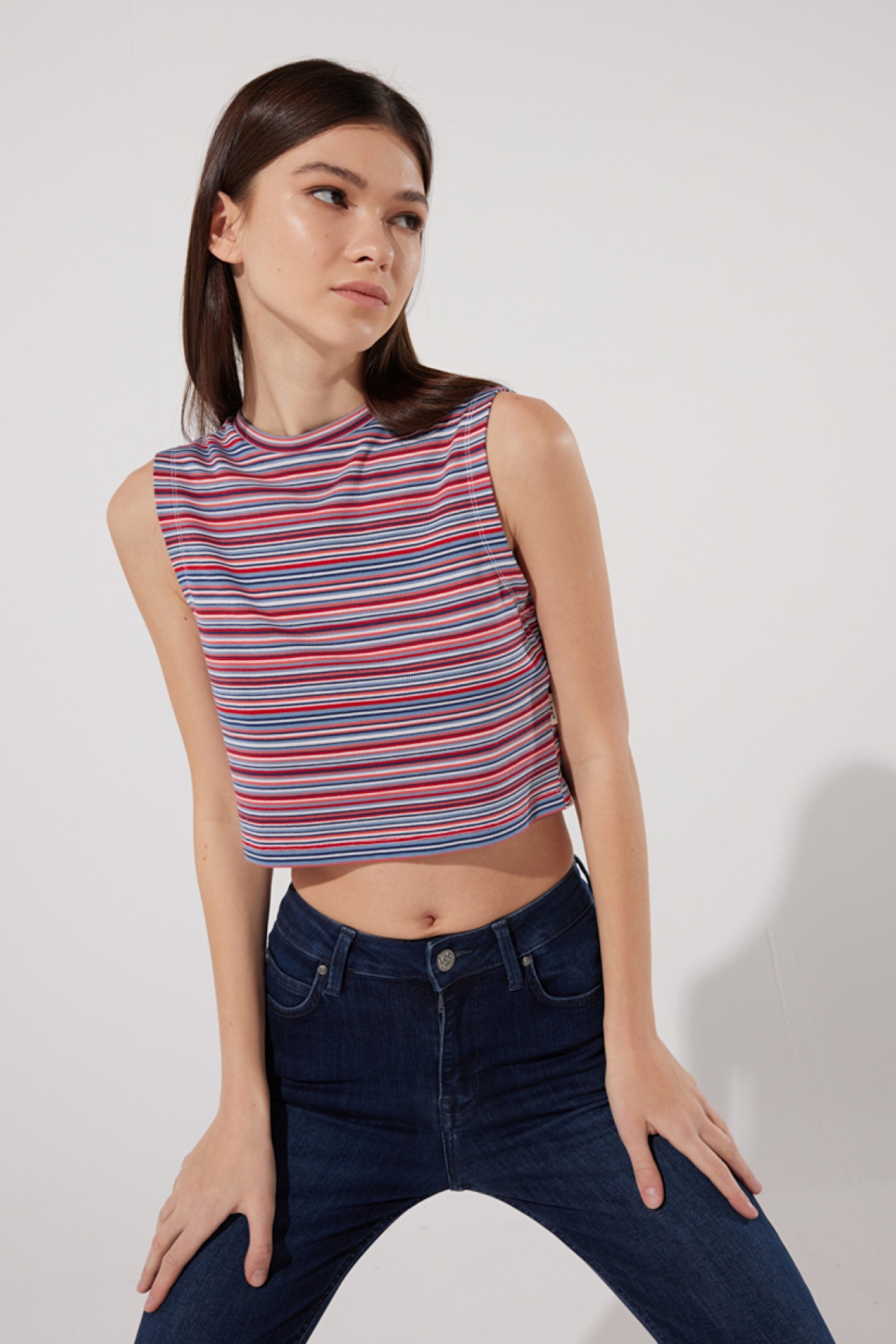 Slim Fit Dar Kesim Bisiklet Yaka Kolsuz Crop Renkli Esnek Tişört - Multi-L231089900
