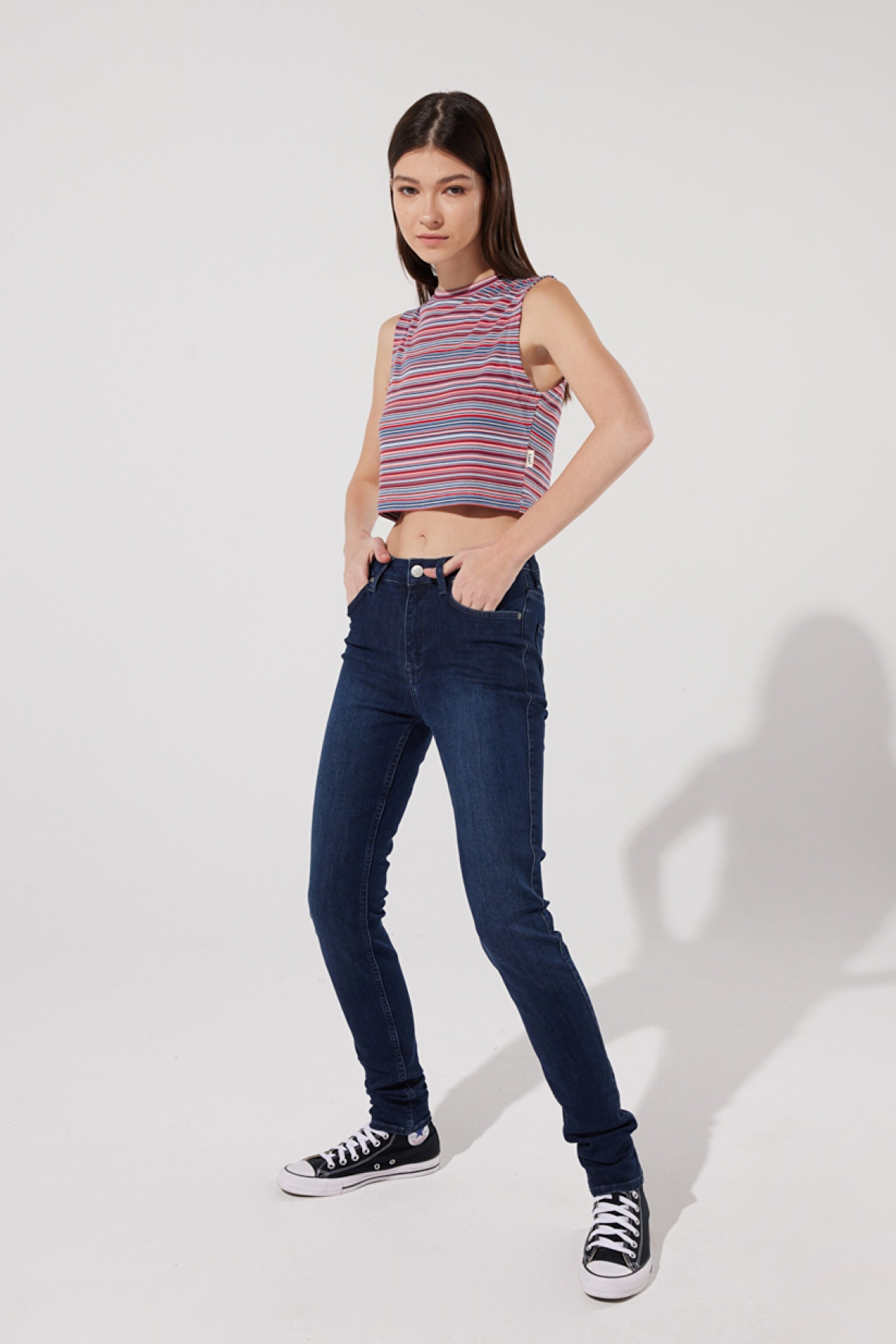 Slim Fit Dar Kesim Bisiklet Yaka Kolsuz Crop Renkli Esnek Tişört - Multi-L231089900 (görsel 4)