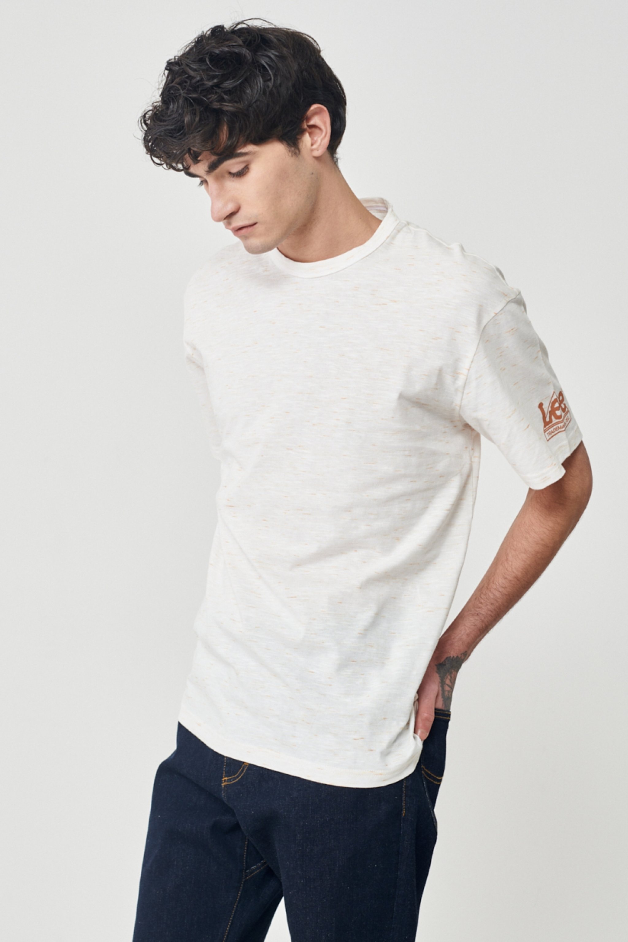 Loose Fit Rahat Kesim Bisiklet Yaka Kırık Beyaz Tişört - Off White-L231240102 (görsel 2)