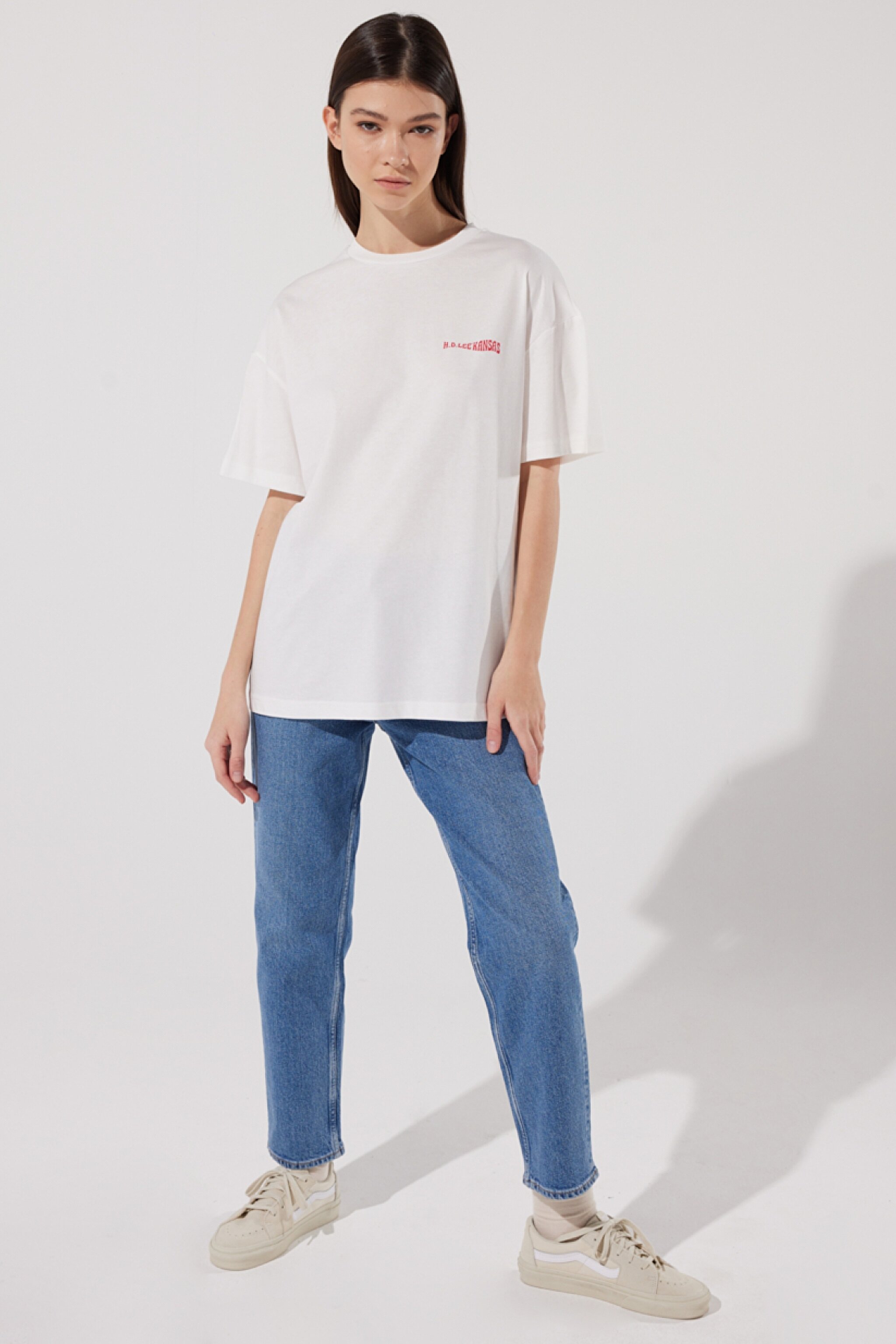 Loose Fit Rahat Kesim %100 Pamuk Bisiklet Yaka Kırık Beyaz Tişört - Off White-L231273102 (görsel 4)