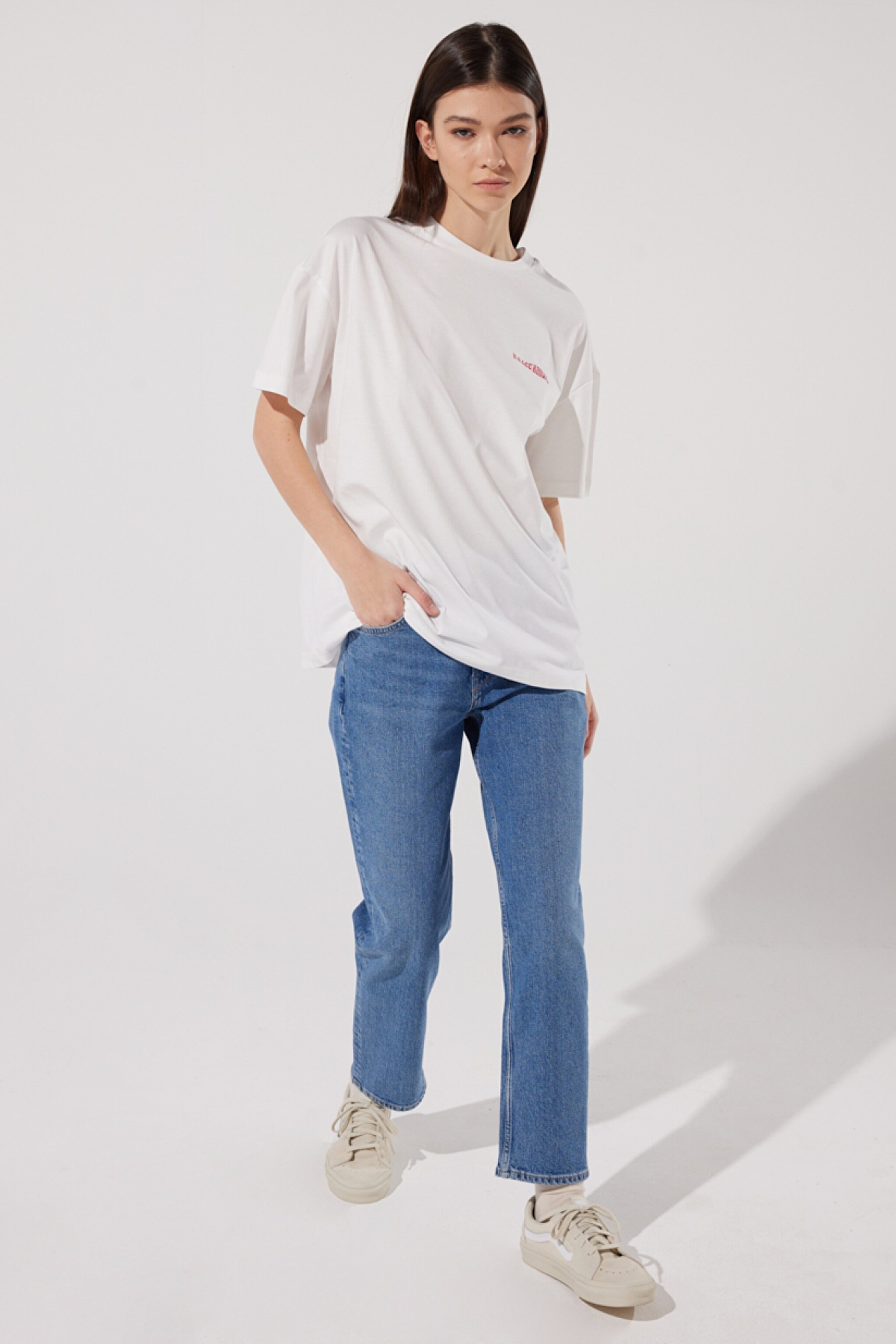 Loose Fit Rahat Kesim %100 Pamuk Bisiklet Yaka Kırık Beyaz Tişört - Off White-L231273102 (görsel 5)