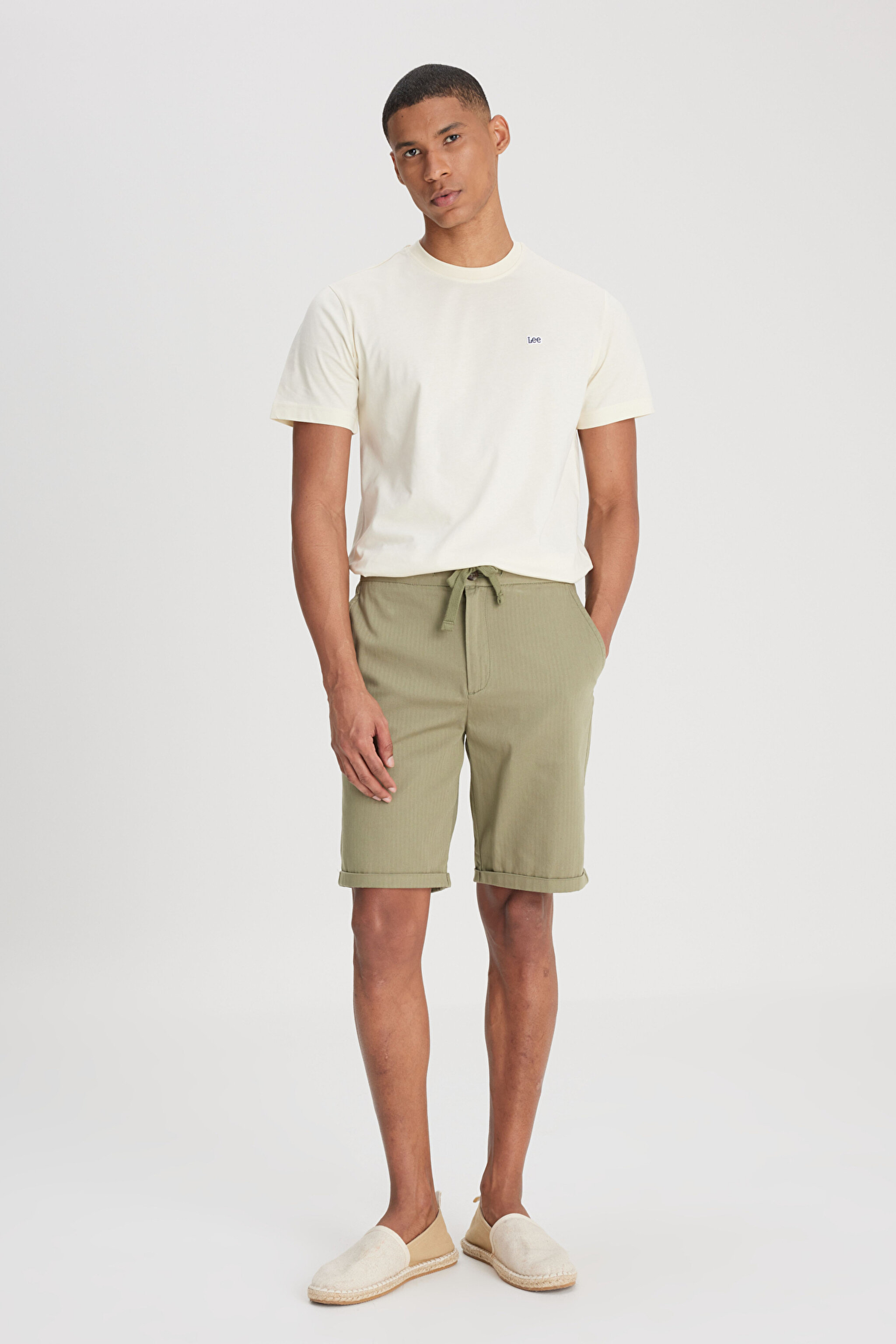 Regular Fit Normal Kesim %100 Pamuk Normal Bel Haki Chino Şort
