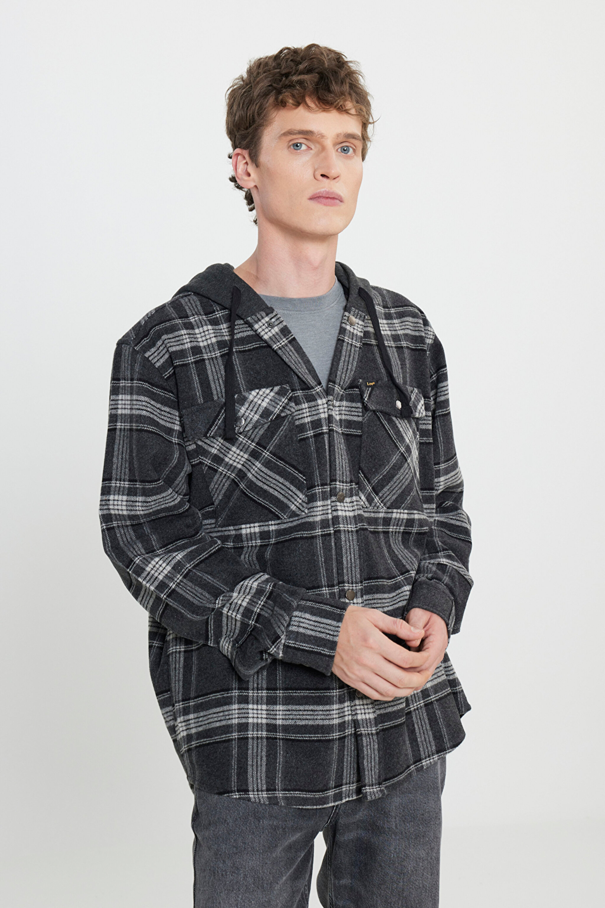 Loose Fit Rahat Kesim Kapüşonlu Şardonlu Siyah Uzun Kollu Gömlek