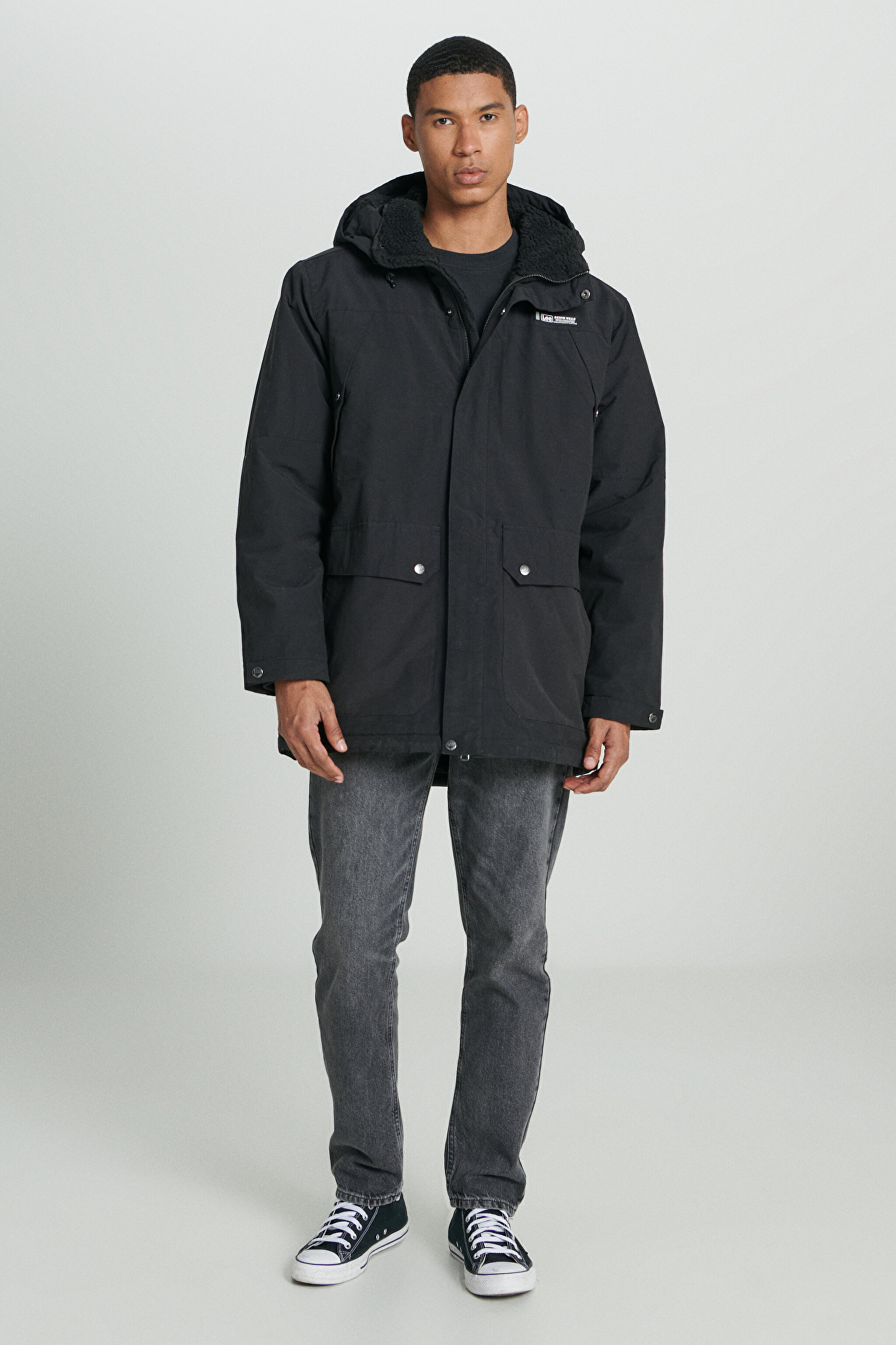 Regular Fit Normal Kesim Kapüşonlu Siyah Parka Ceket L232220001