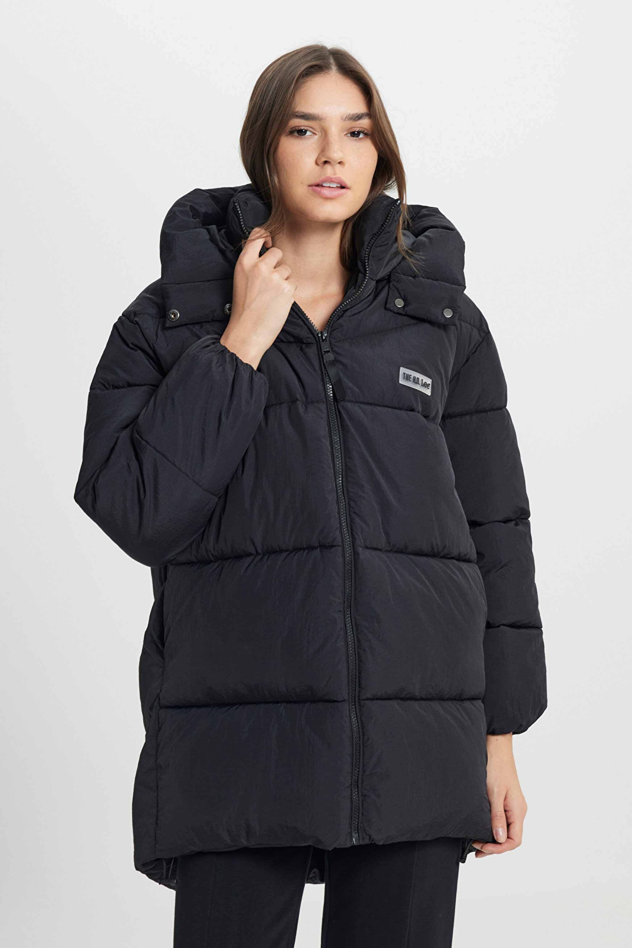 Loose Fit Rahat Kesim Kapüşonlu Uzun Siyah Şişme Mont