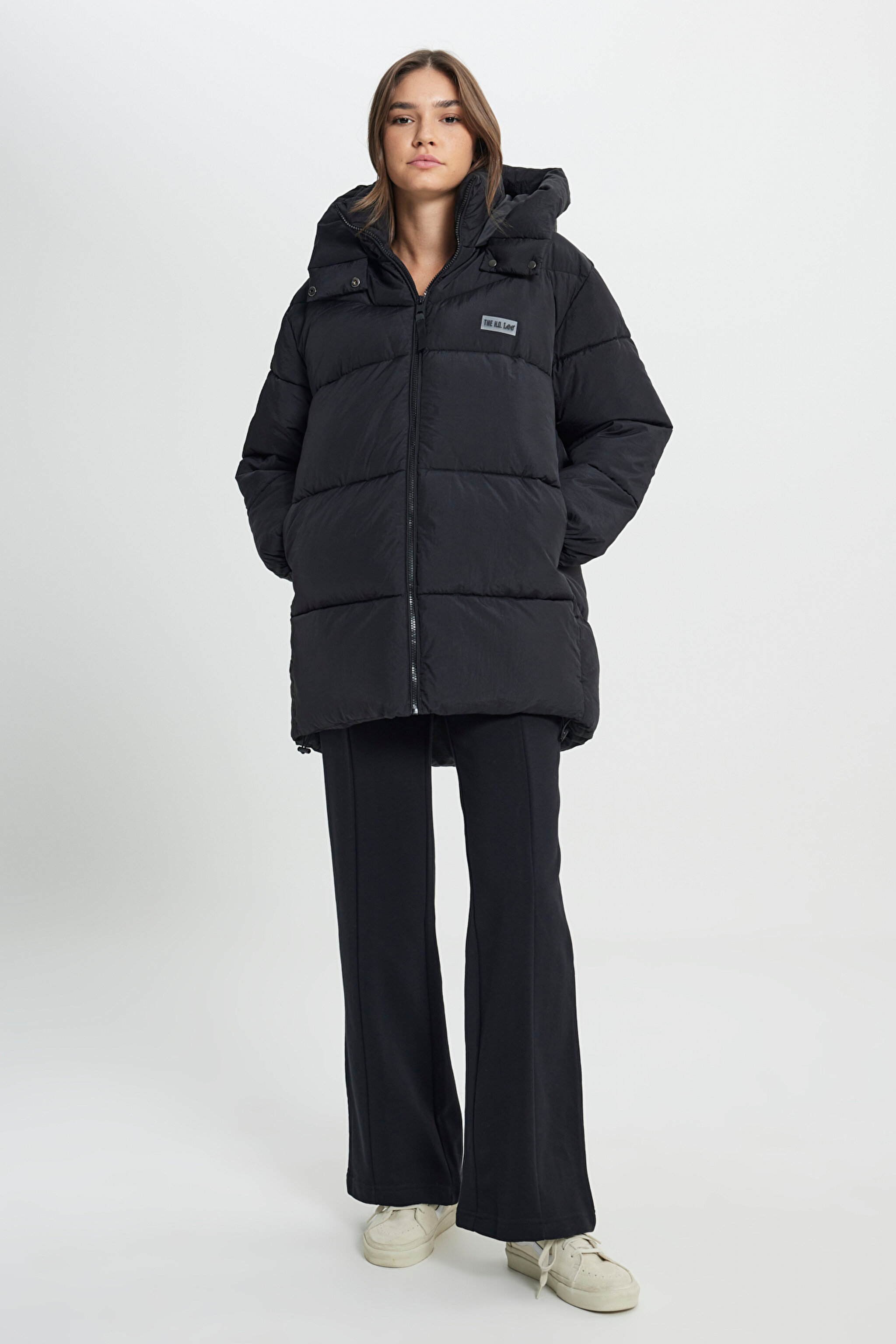 Loose Fit Rahat Kesim Kapüşonlu Uzun Siyah Şişme Mont - Black-L232222001 (görsel 5)