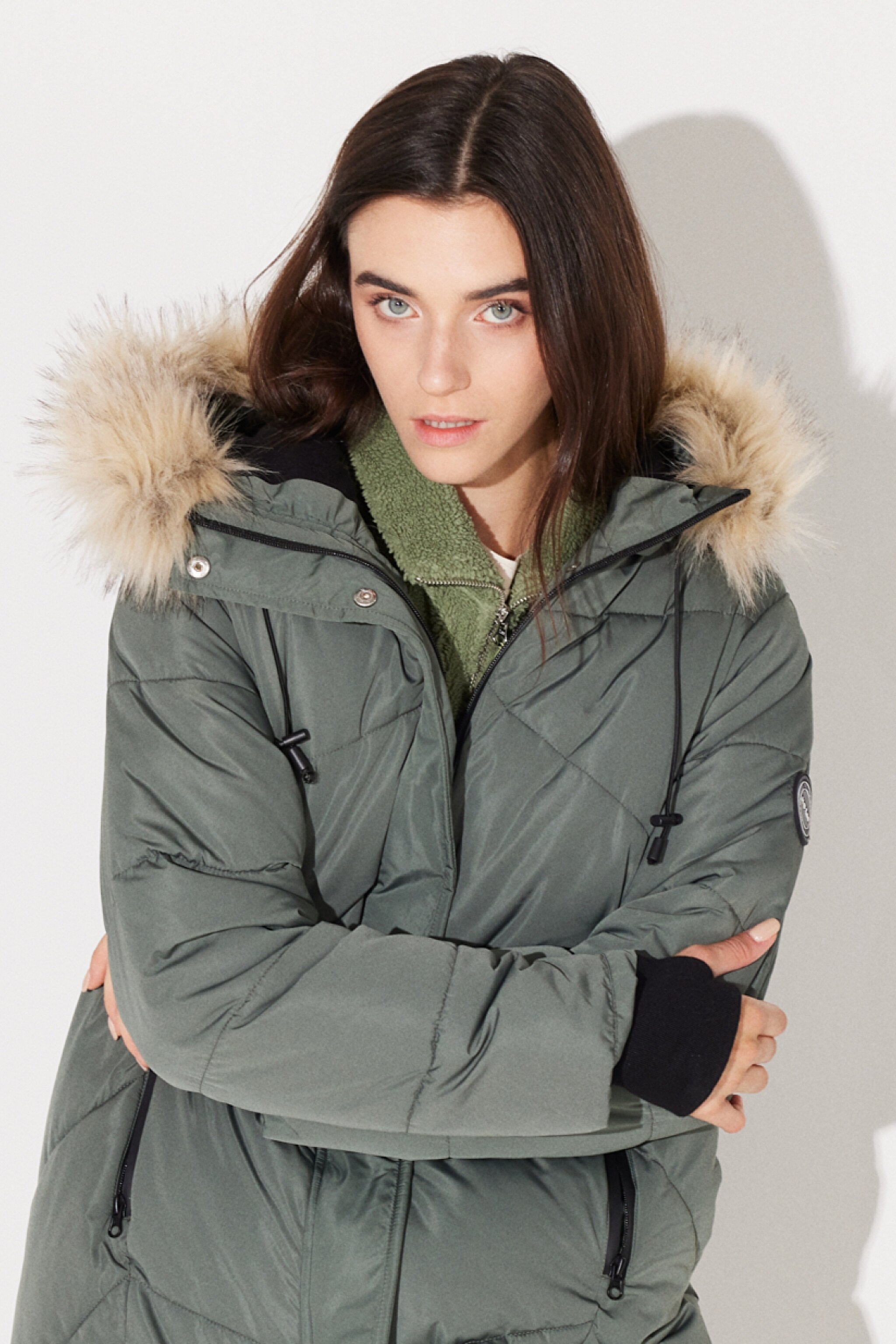 Regular Fit Normal Kesim Kapüşonlu Uzun Haki Şişme Mont - Khaki-L232223801 (görsel 2)