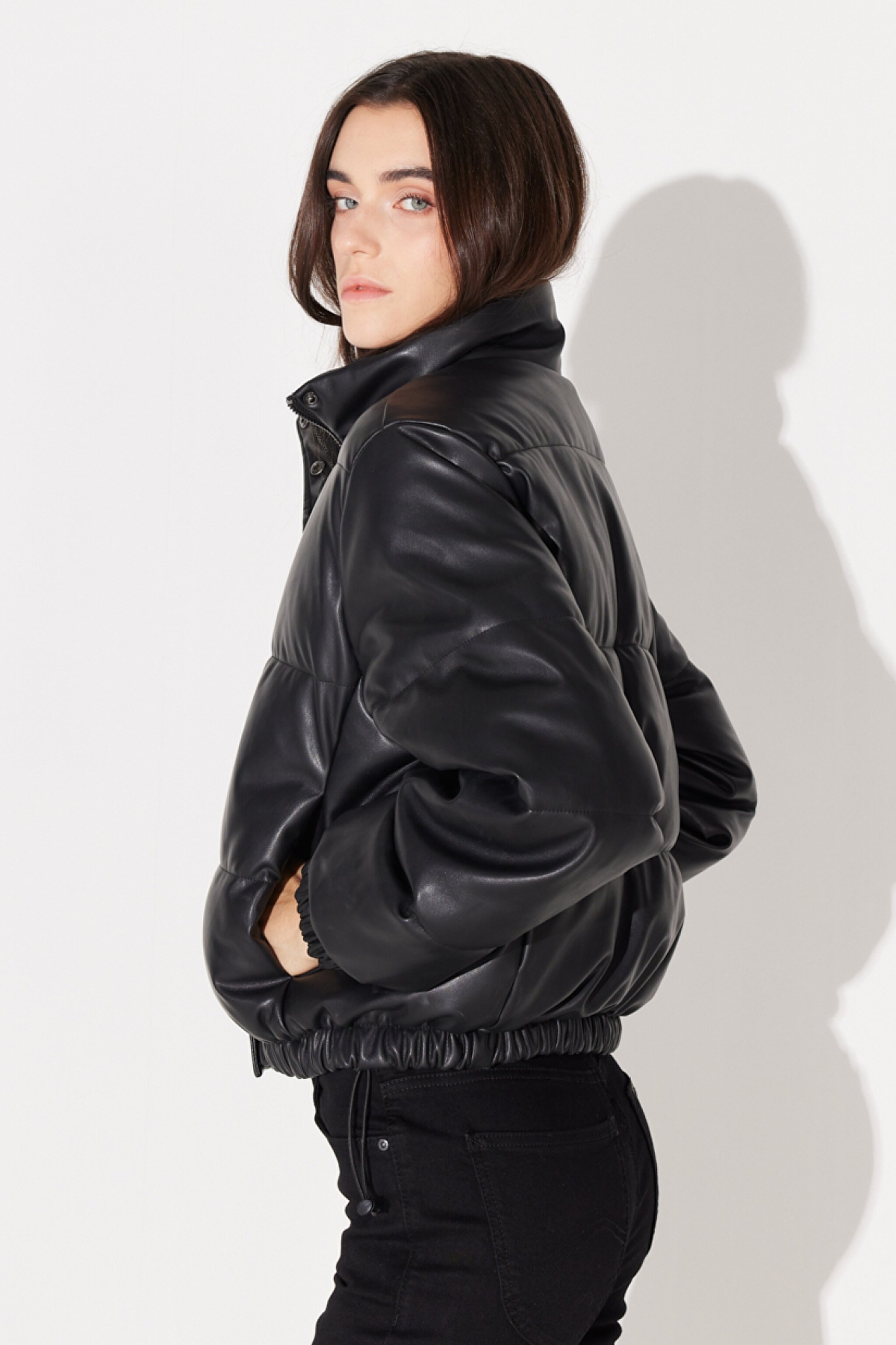 Regular Fit Normal Kesim Dik Yaka Siyah Suni Deri Şişme Mont - Black-L232230001 (görsel 5)