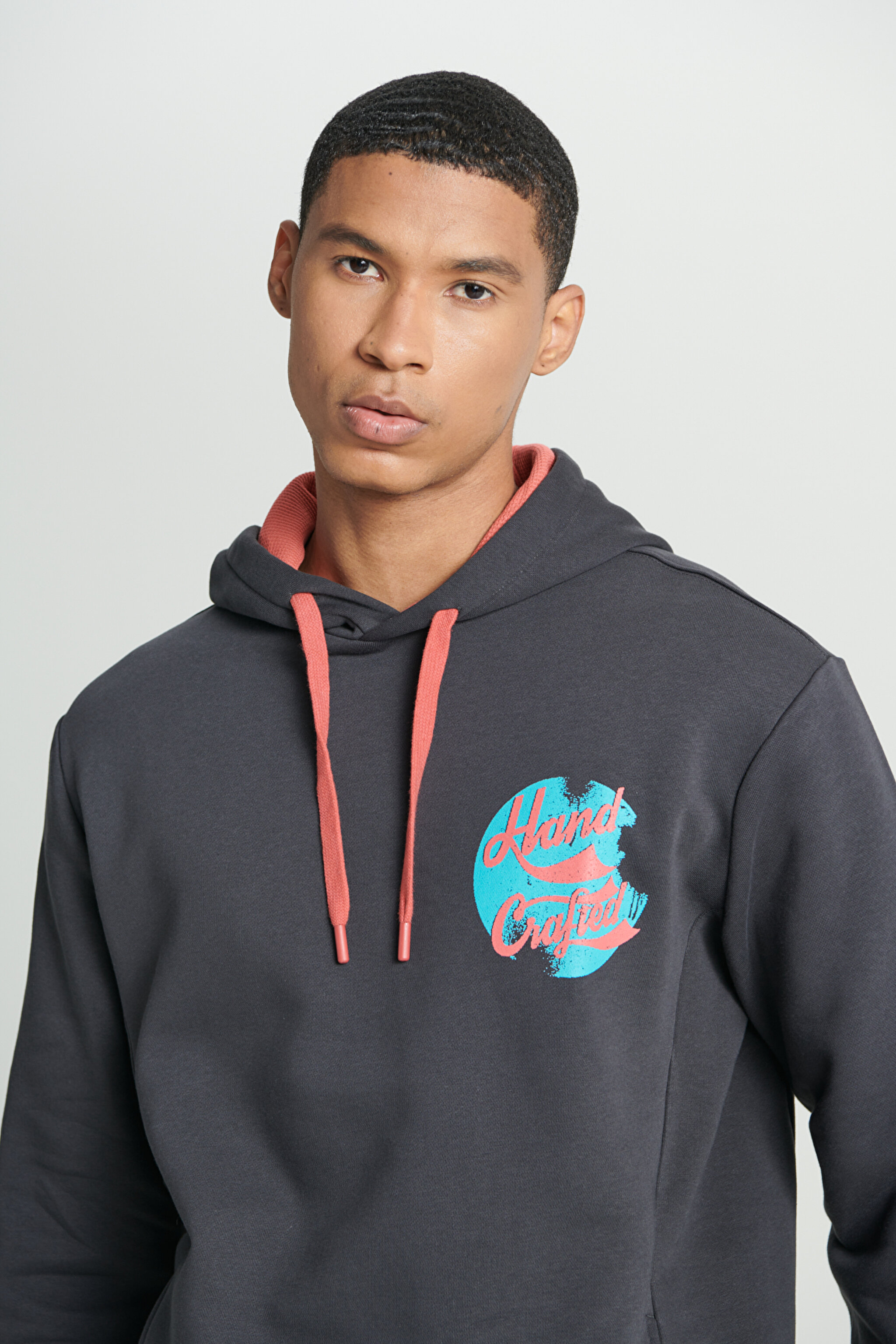 Regular Fit Normal Kesim Kapüşonlu İçi Polarlı Sırt Baskılı Antrasit Sweatshirt - Anthracite-L232273003 (görsel 4)