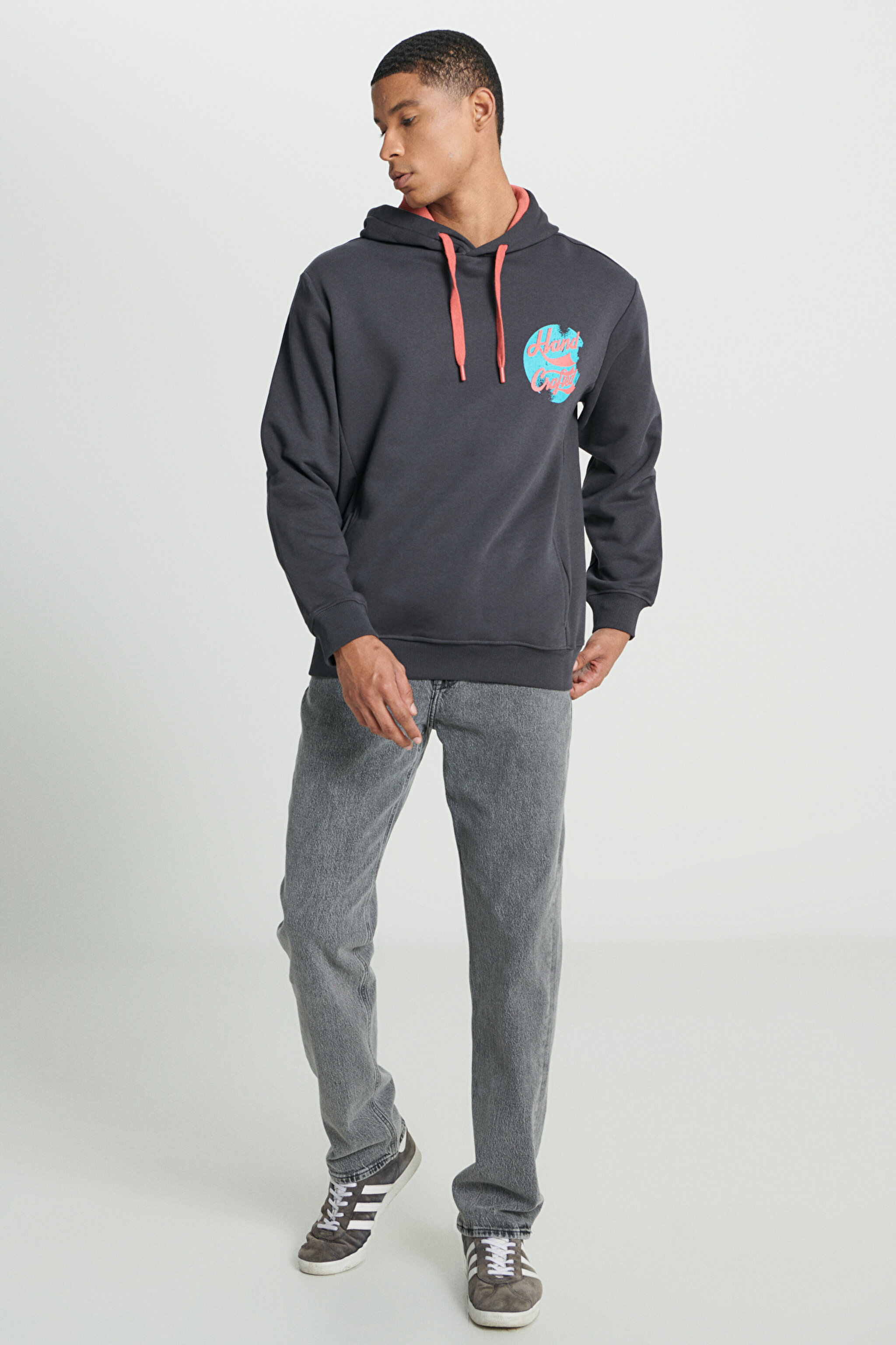 Regular Fit Normal Kesim Kapüşonlu İçi Polarlı Sırt Baskılı Antrasit Sweatshirt - Anthracite-L232273003 (görsel 5)