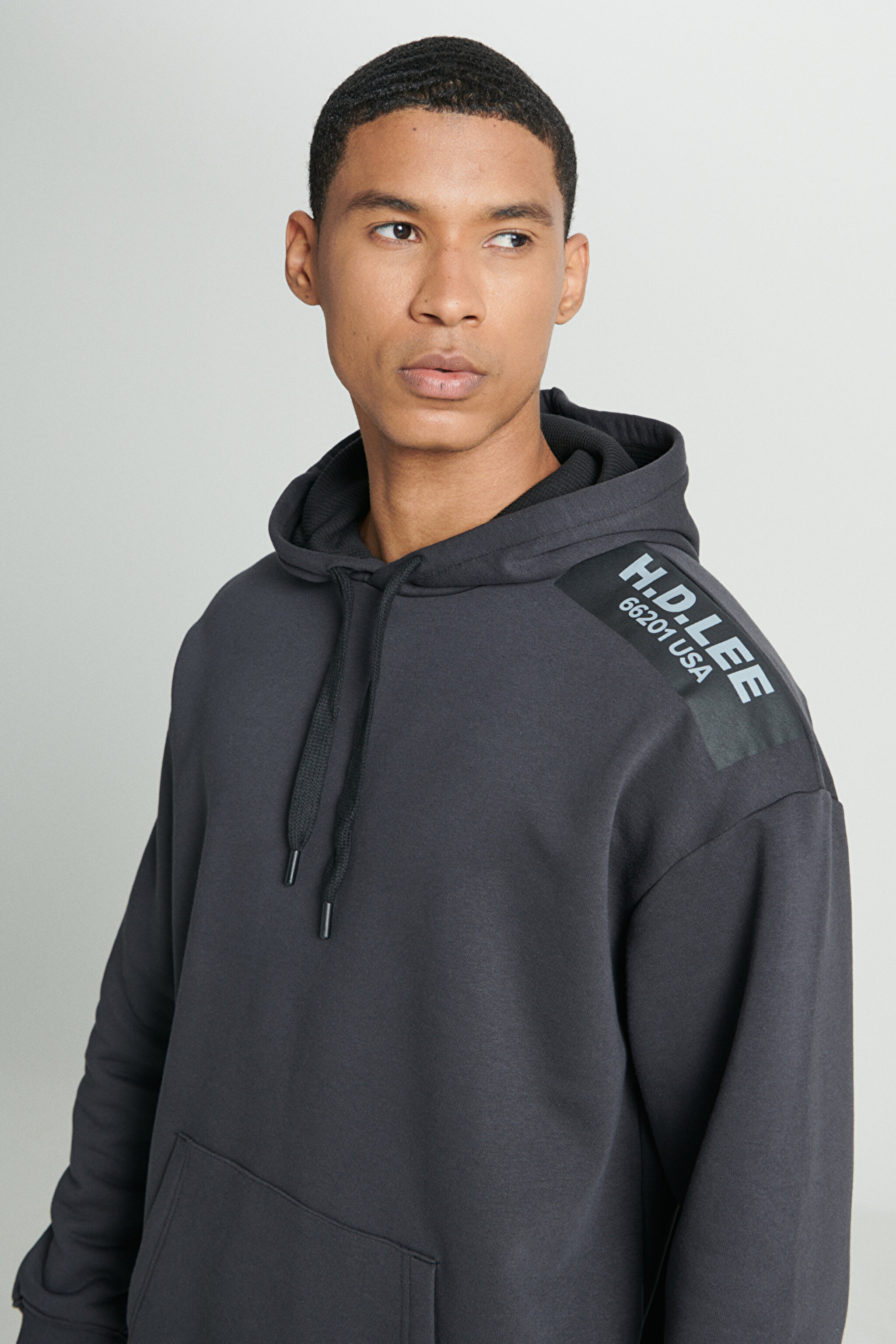 Loose Fit Rahat Kesim Kapüşonlu İçi Polarlı Sırt Baskılı Antrasit Sweatshirt - Anthracite-L232275003 (görsel 5)