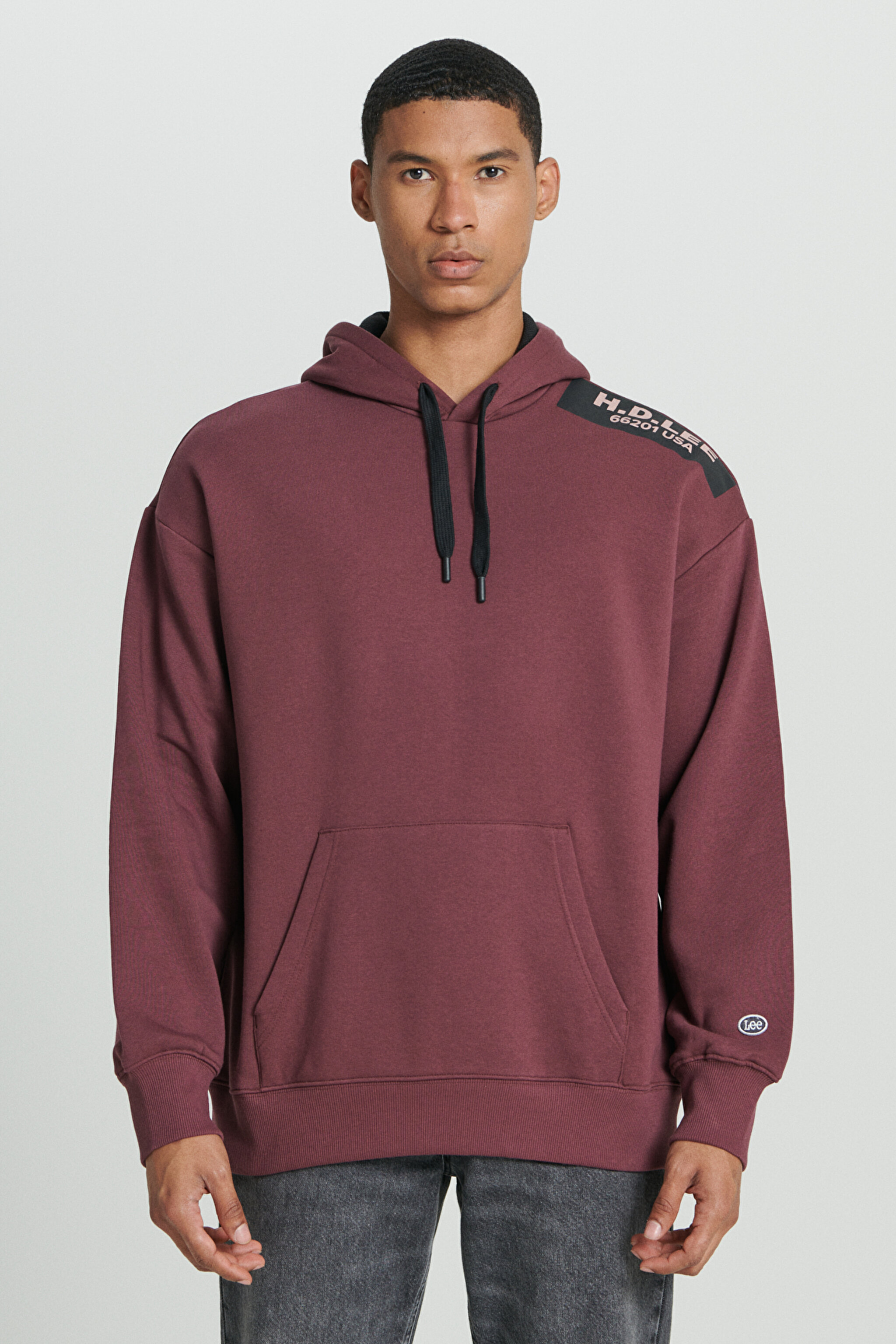 Loose Fit Rahat Kesim Kapüşonlu İçi Polarlı Sırt Baskılı Bordo Sweatshirt - Dark Wine-L232275838 (görsel 4)