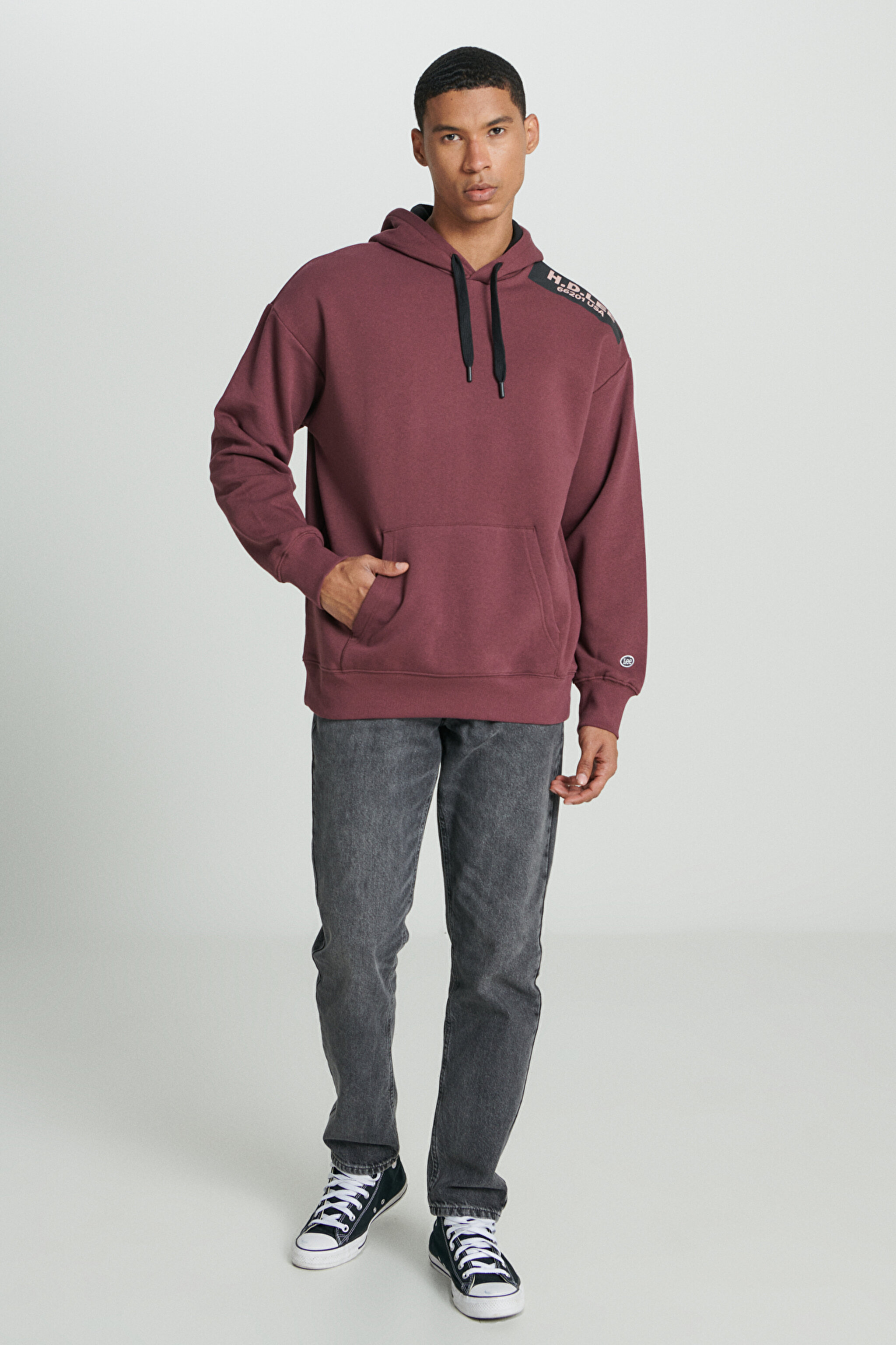 Loose Fit Rahat Kesim Kapüşonlu İçi Polarlı Sırt Baskılı Bordo Sweatshirt - Dark Wine-L232275838 (görsel 5)