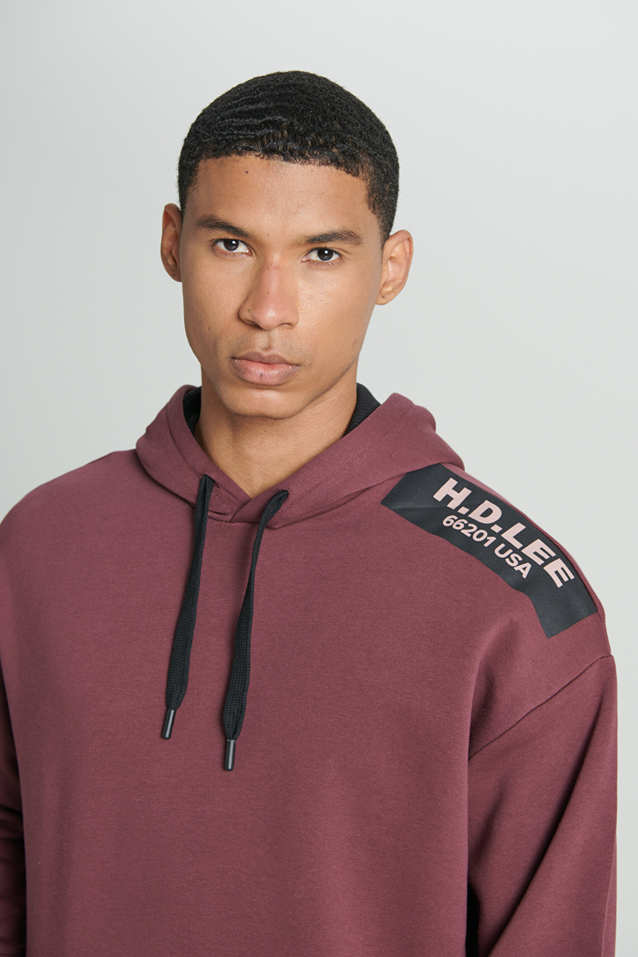 Loose Fit Rahat Kesim Kapüşonlu İçi Polarlı Sırt Baskılı Bordo Sweatshirt - Dark Wine-L232275838 (görsel 6)
