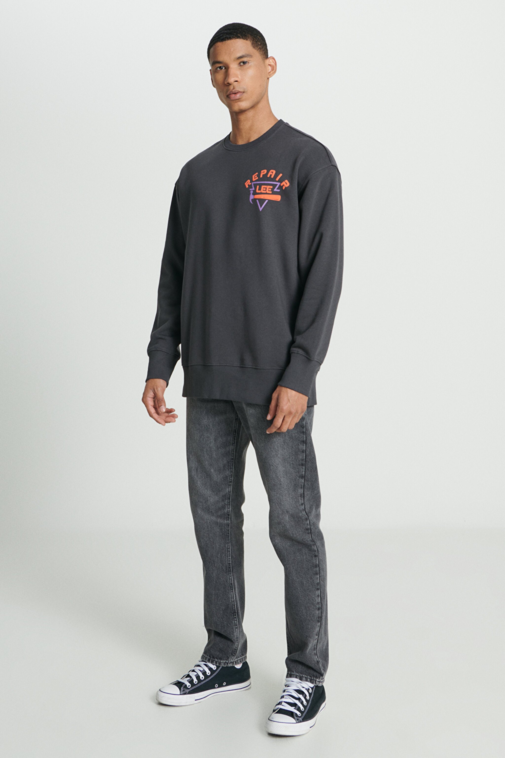 Loose Fit Rahat Kesim Bisiklet Yaka İçi Polarlı Sırt Baskılı Antrasit Sweatshirt - Anthracite-L232282003 (görsel 4)