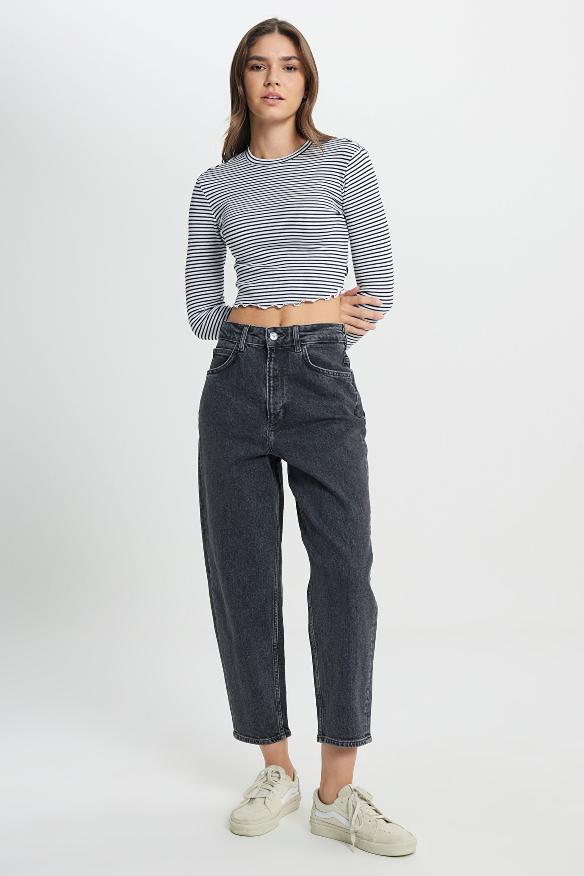 Slim Fit Dar Kesim Bisiklet Yaka Beyaz Uzun Kollu Tişört - White-L232319100 (görsel 4)