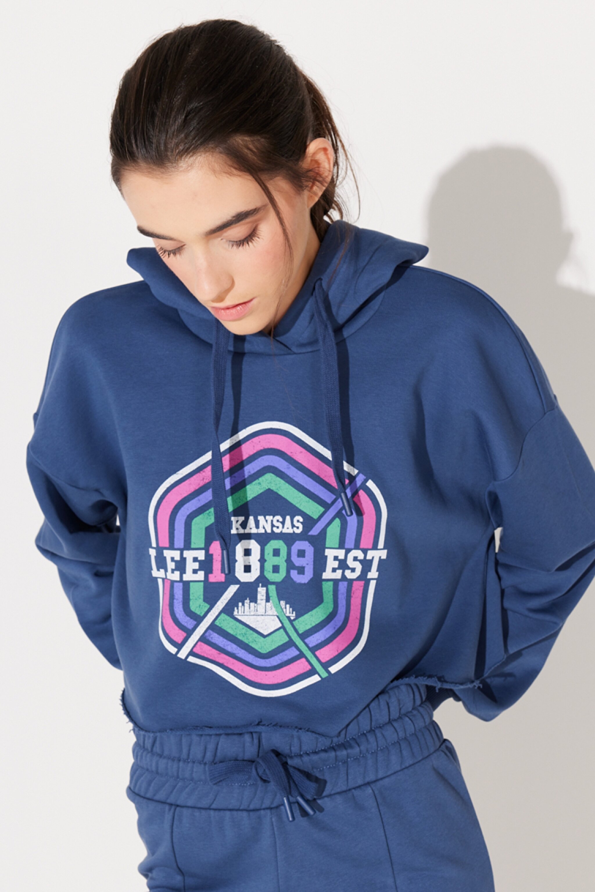 Regular Fit Normal Kesim Kapüşonlu Şardonlu Crop Mavi Sweatshirt - Blue-L232348400 (görsel 2)