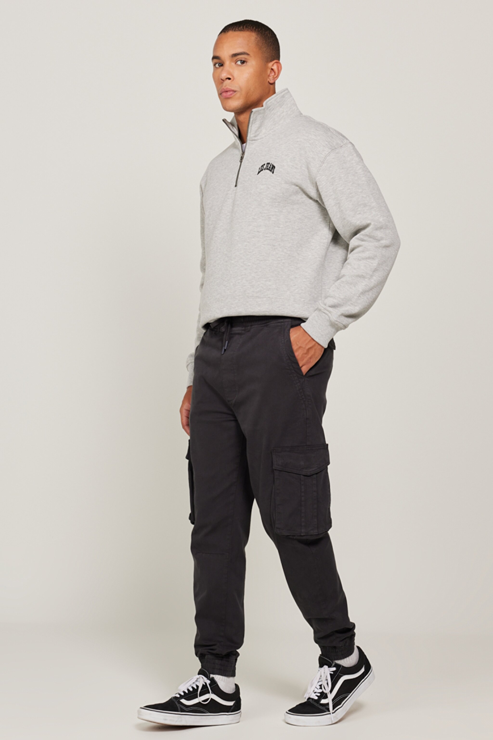 Regular Fit Normal Kesim Normal Bel Kargo Cepli Siyah Esnek Jooger Pantolon - Washed Black-L232498JA (görsel 3)