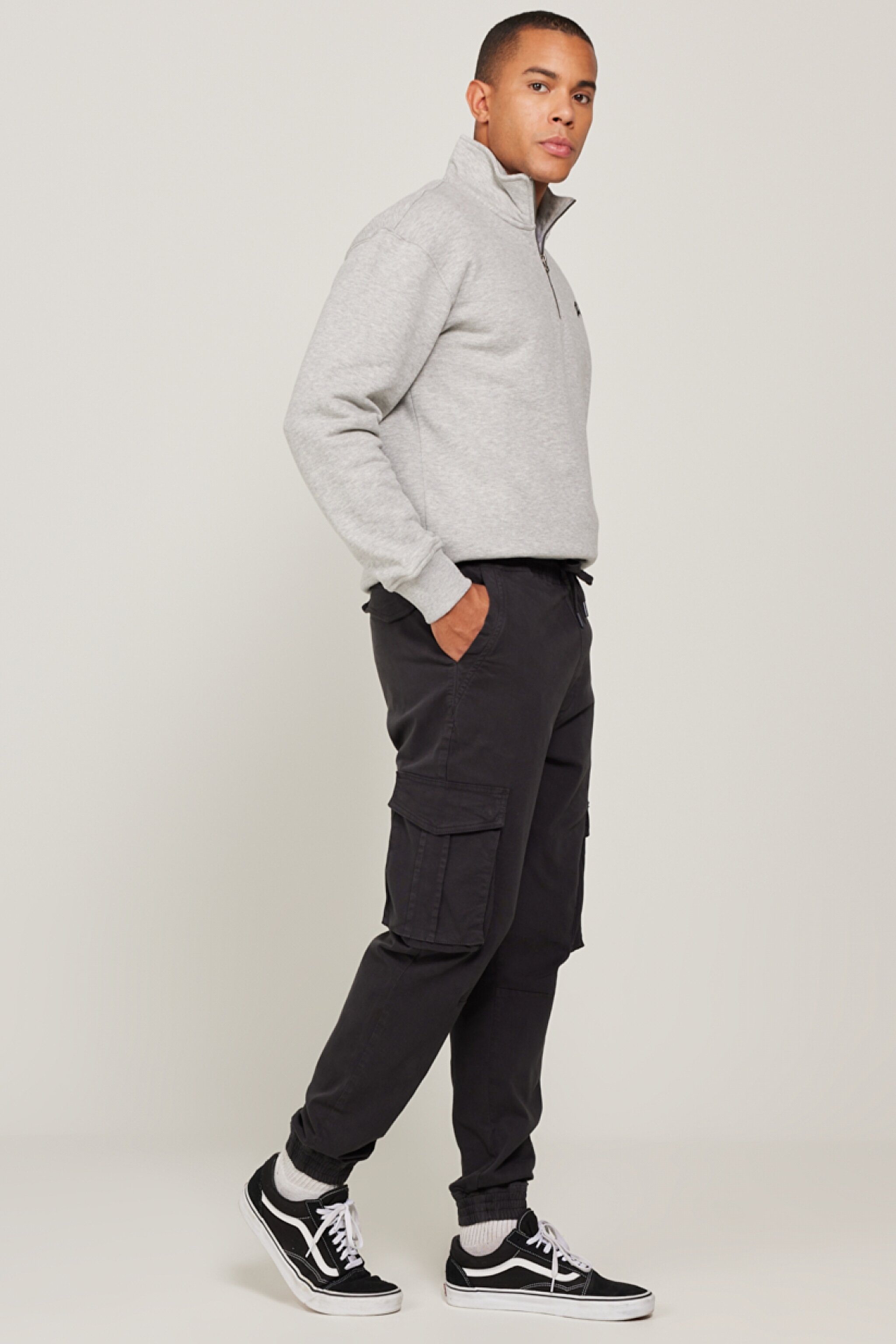 Regular Fit Normal Kesim Normal Bel Kargo Cepli Siyah Esnek Jooger Pantolon - Washed Black-L232498JA (görsel 4)