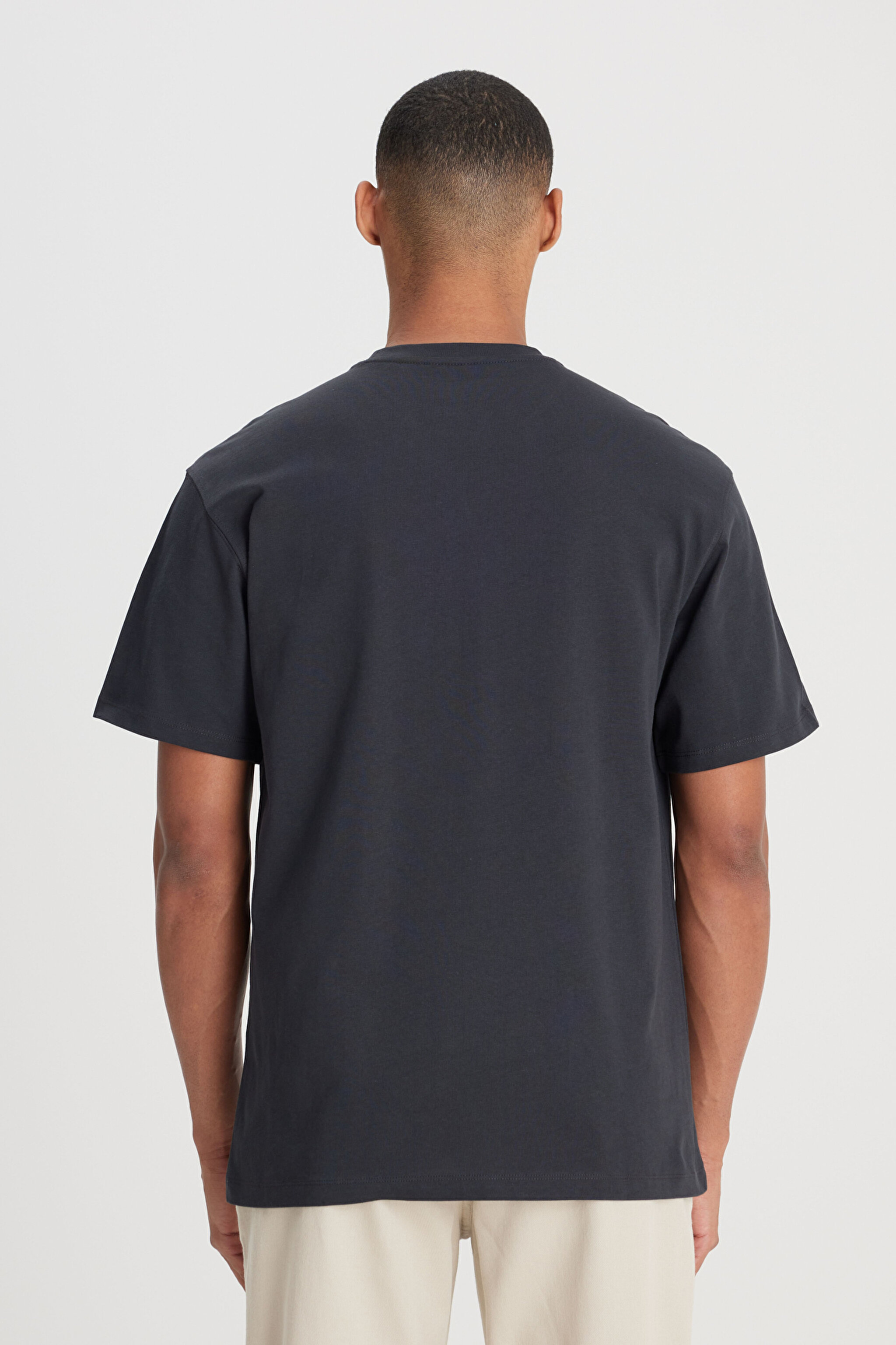 Loose Fit Rahat Kesim Bisiklet Yaka %100 Pamuk Antrasit Tişört - Anthracite-L241182003 (görsel 5)