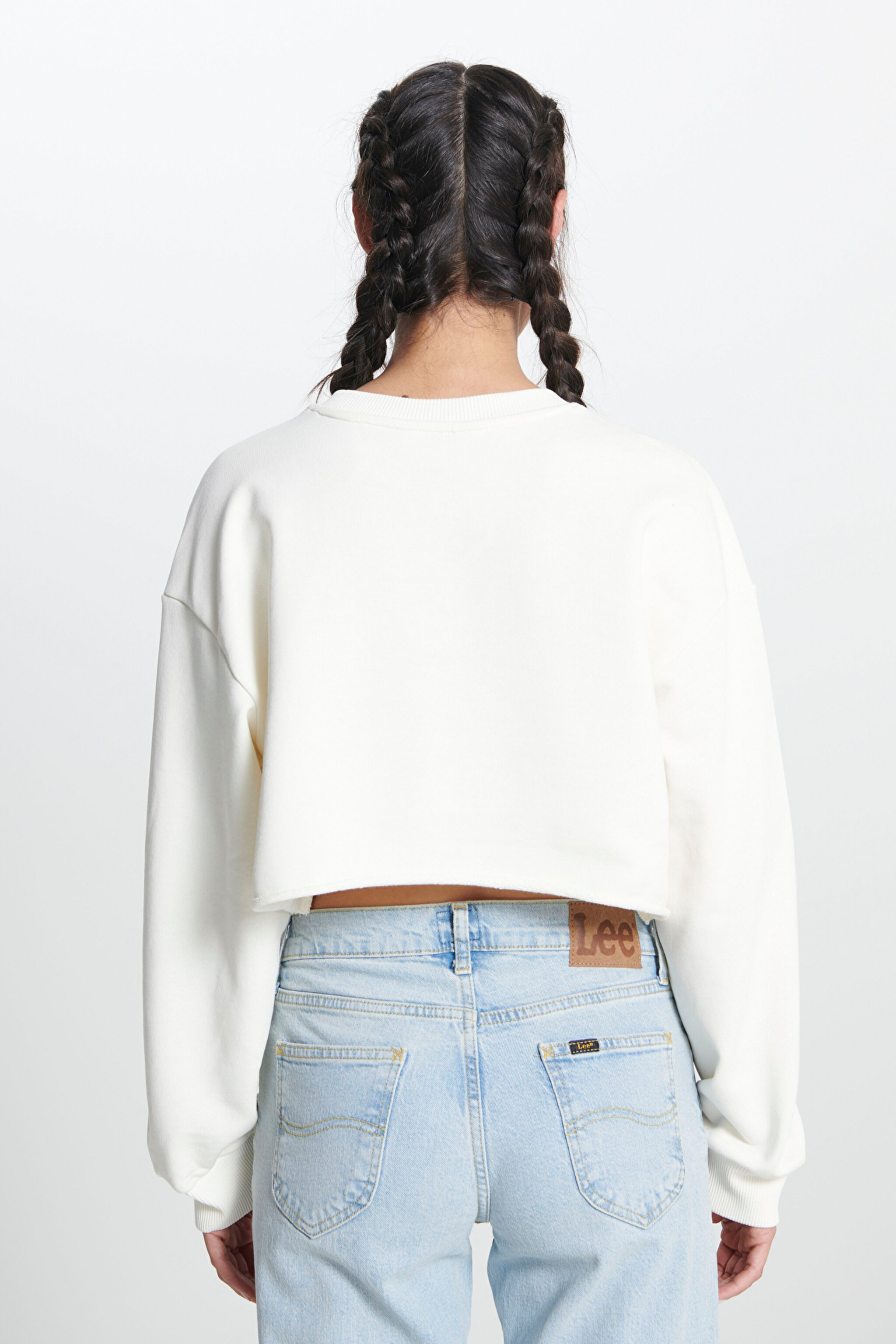 Bisiklet Yaka %100 Pamuk Ekru Crop Sweatshirt - Ecru-L241261NQ (görsel 5)
