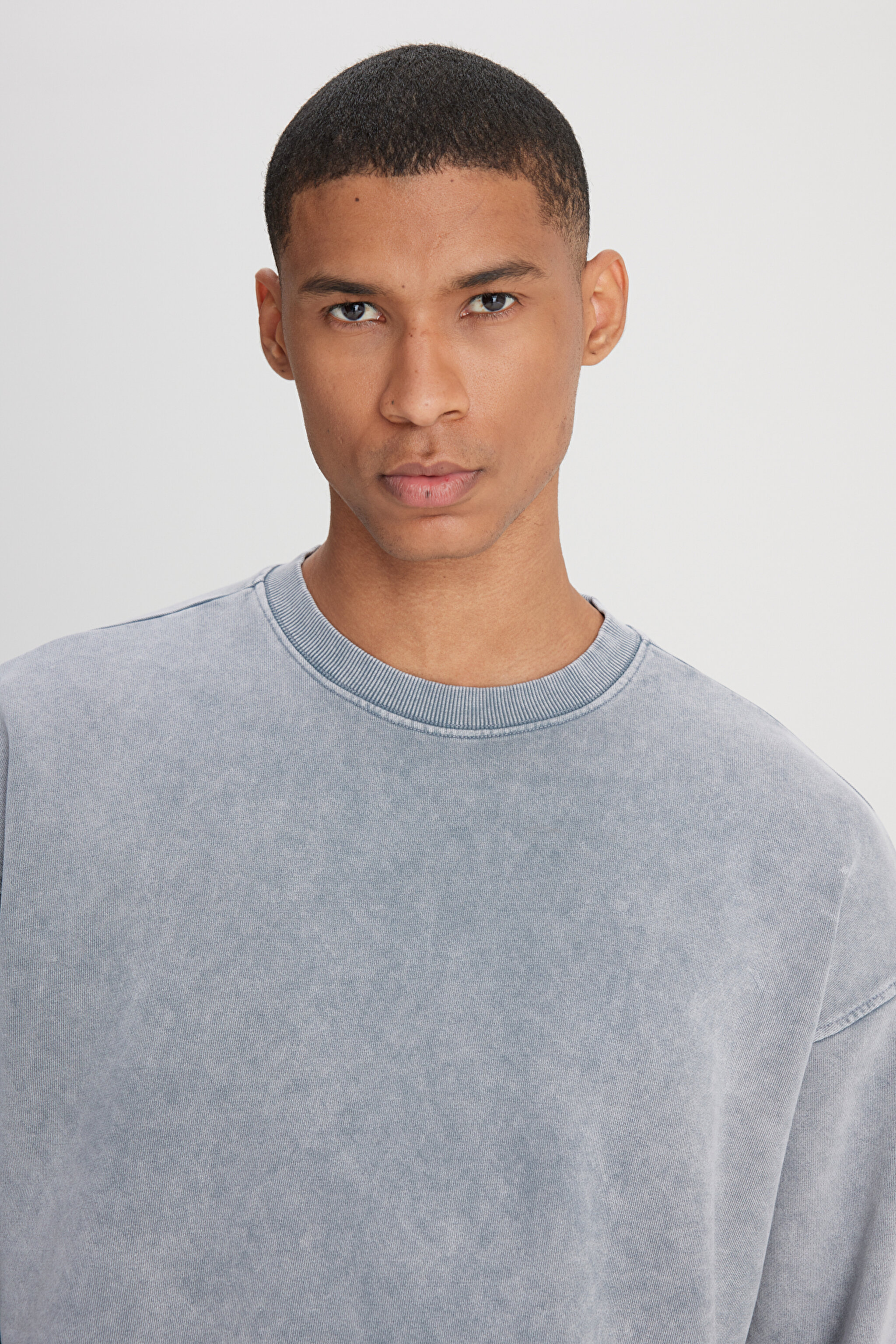Loose Fit Rahat Kesim Bisiklet Yaka %100 Pamuk Gri Sweatshirt - Gray-L241469035 (görsel 4)