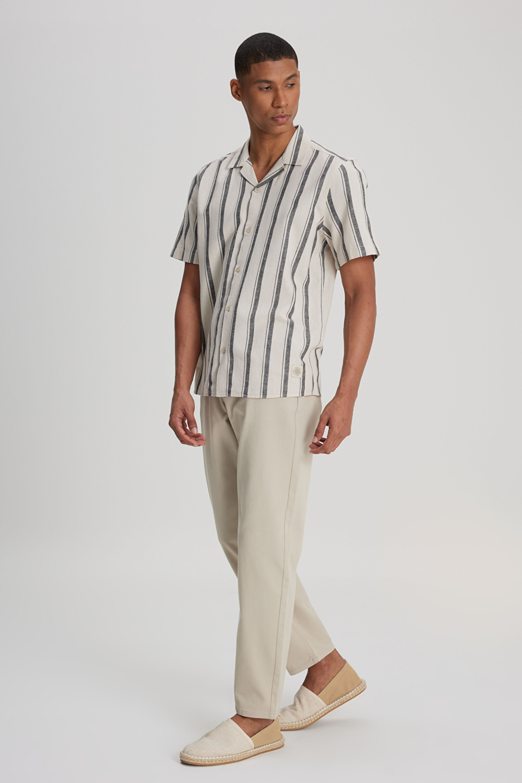 Loose Fit Rahat Kesim Kısa Kollu Gri Gömlek - Multi-L241478900 (görsel 4)
