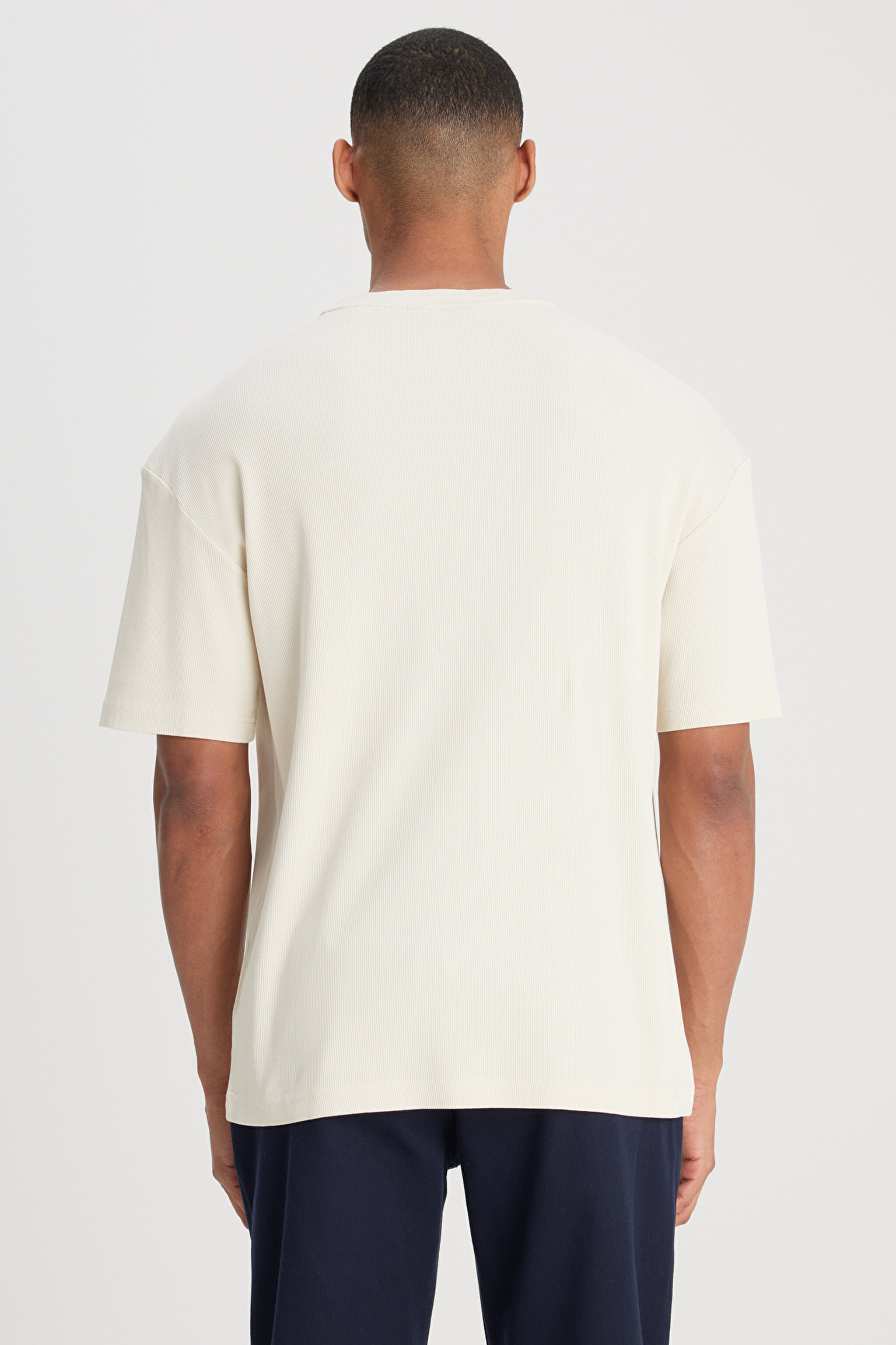 Loose Fit Rahat Kesim Bisiklet Yaka Bej Tişört - Beige-L241569614 (görsel 6)