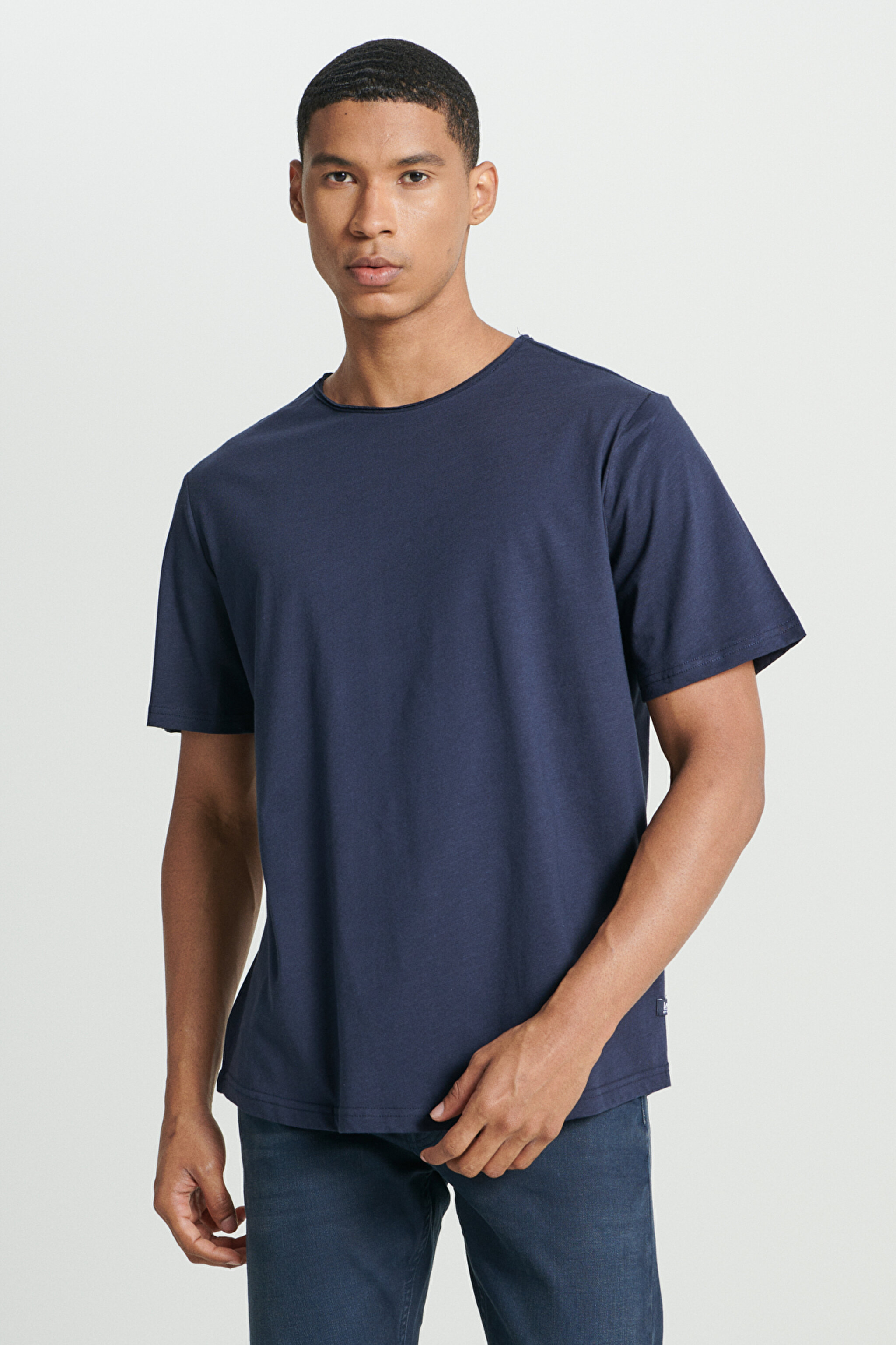 Regular Fit Normal Kesim Bisiklet Yaka %100 Pamuk Lacivert Tişört
