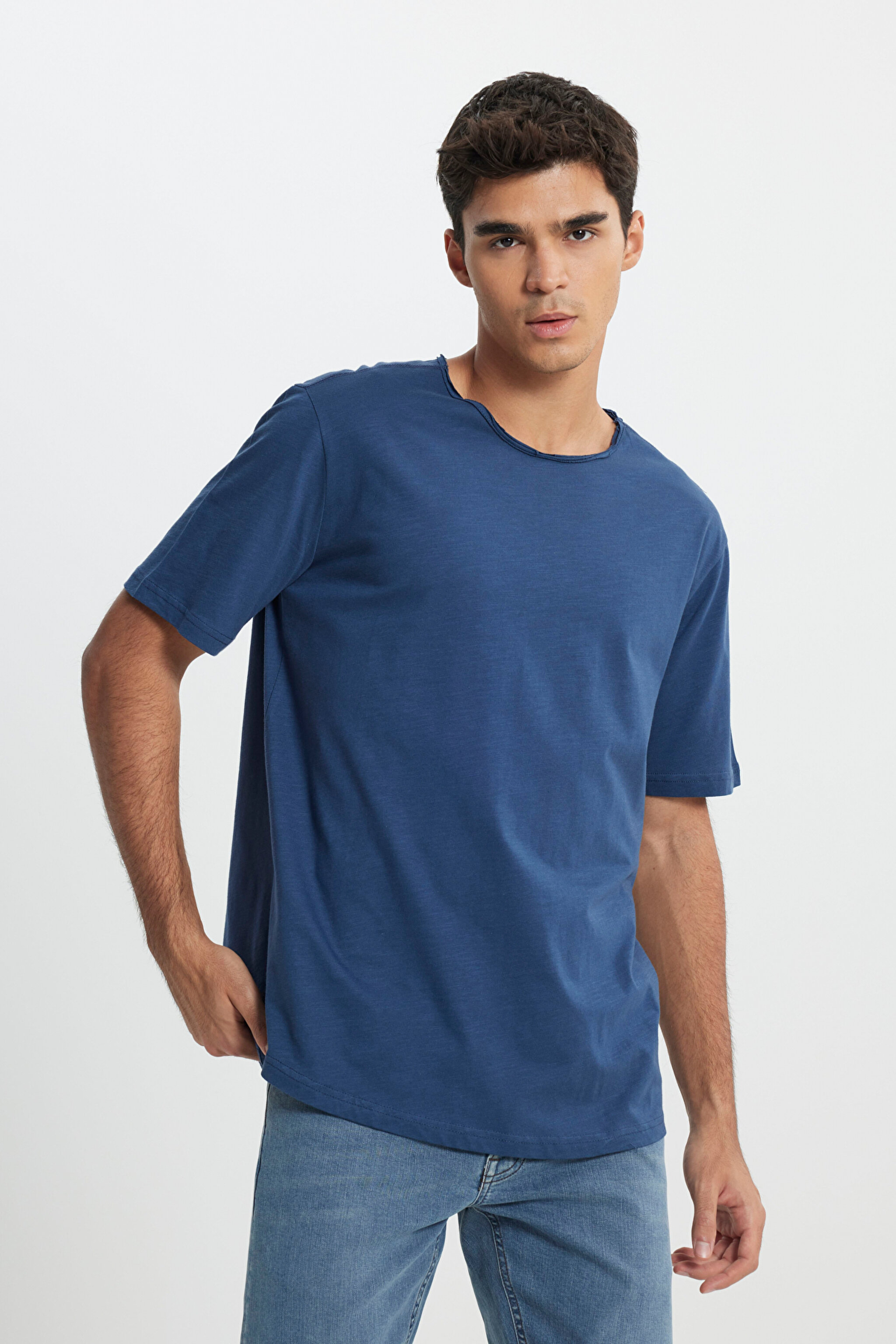 Regular Fit Normal Kesim Bisiklet Yaka %100 Pamuk Lacivert Tişört - İndigo-L241570TF (görsel 2)