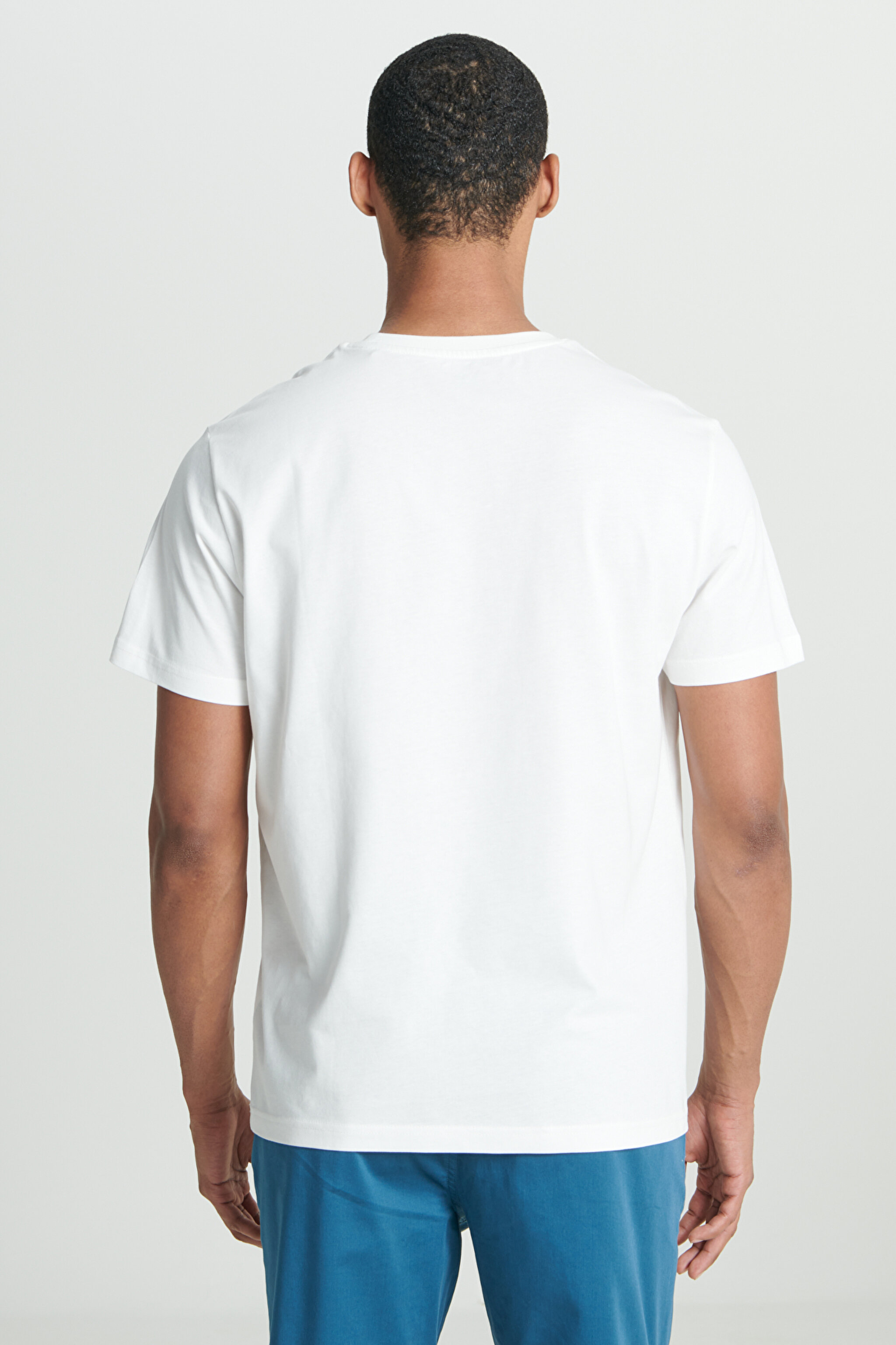 Regular Fit Normal Kesim Bisiklet Yaka %100 Pamuk Kırık Beyaz Tişört - Off White-L241582102 (görsel 6)