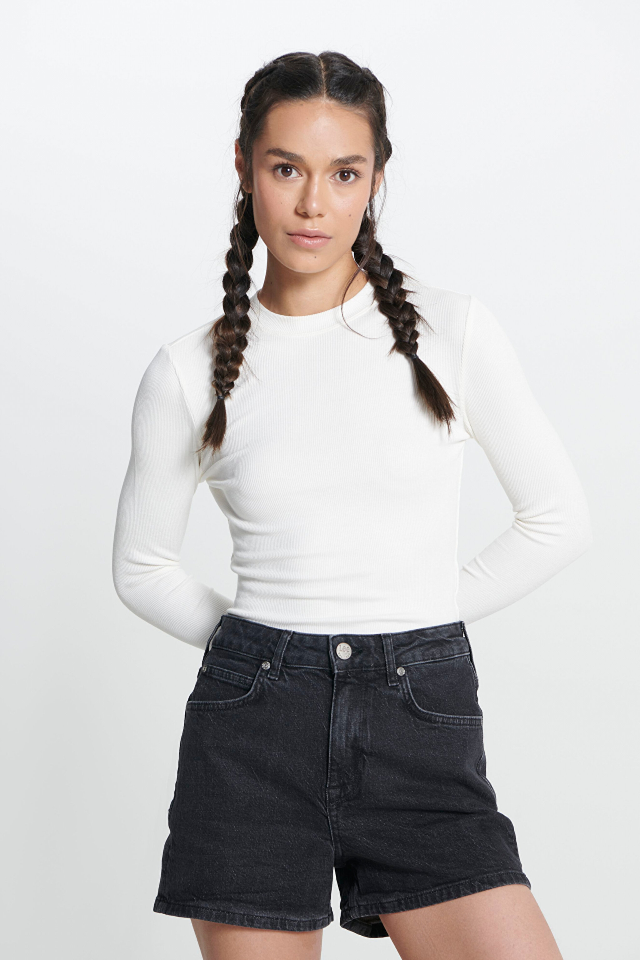 Slim Fit Dar Kesim Bisiklet Yaka Uzun Kollu Beyaz Tişört - White-L241623100