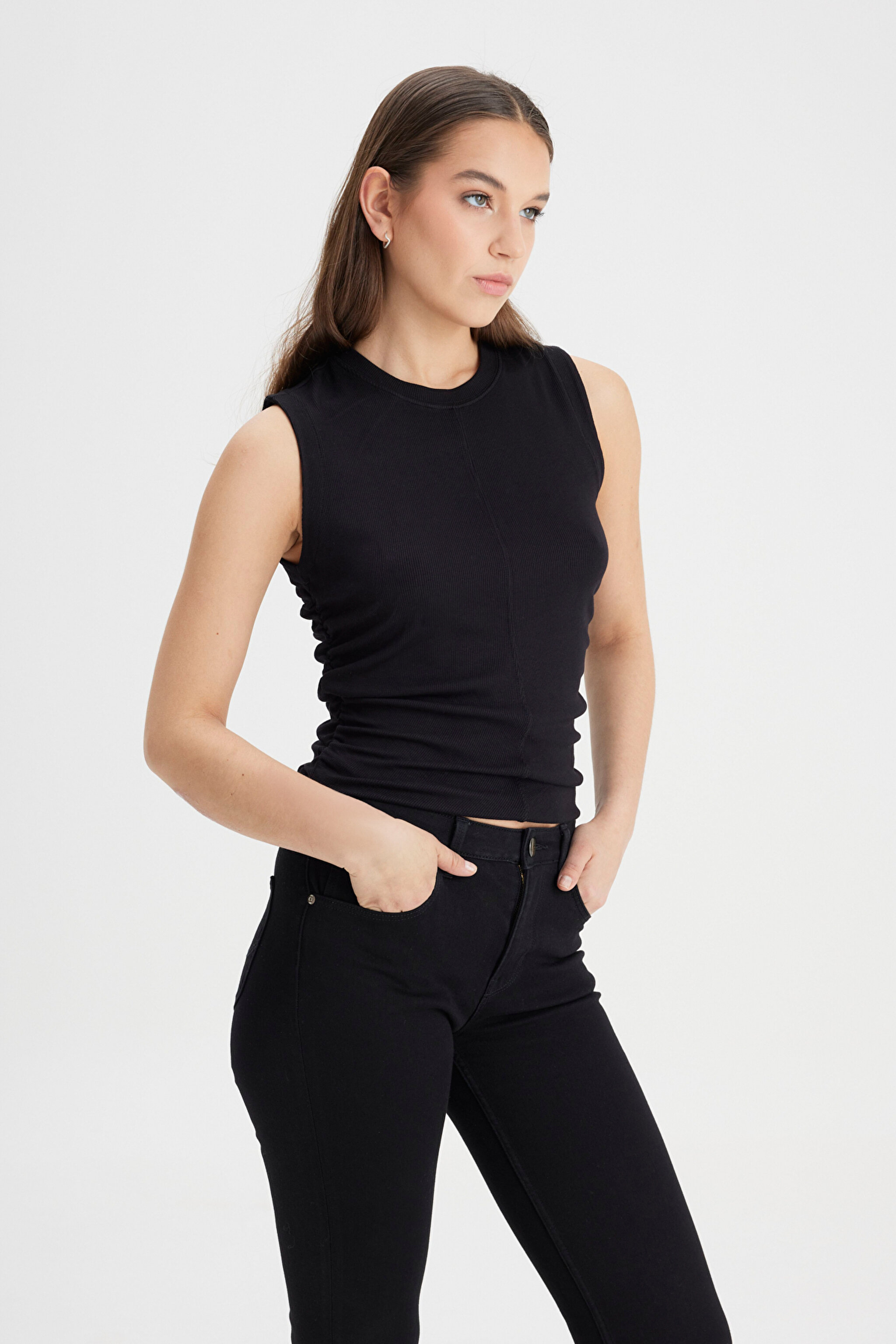 Slim Fit Dar Kesim Bisiklet Yaka Siyah Tişört - Black-L241628001 (görsel 2)