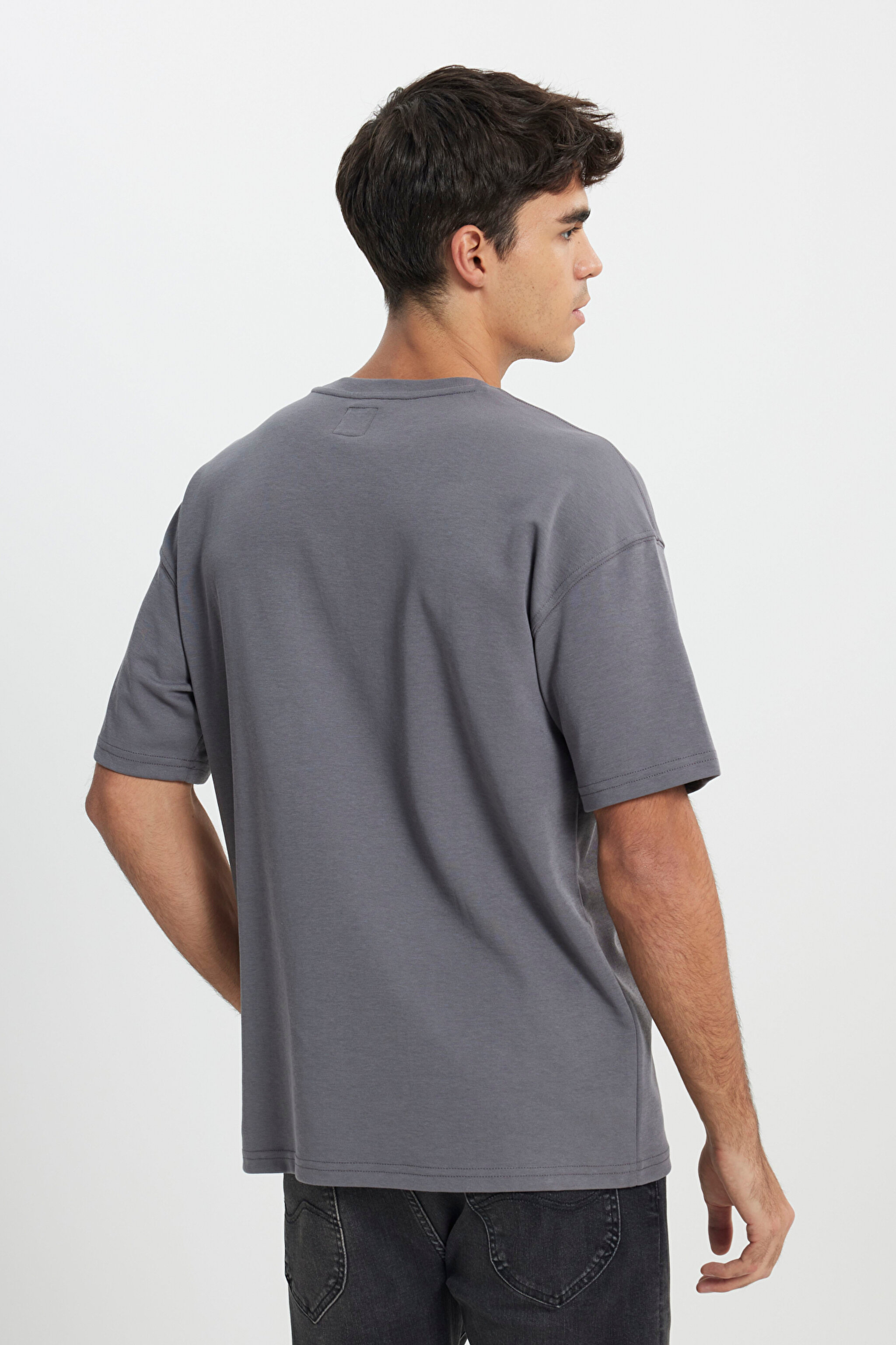 Loose Fit Rahat Kesim Bisiklet Yaka Siyah Tişört - Anthracite-L241669003 (görsel 4)