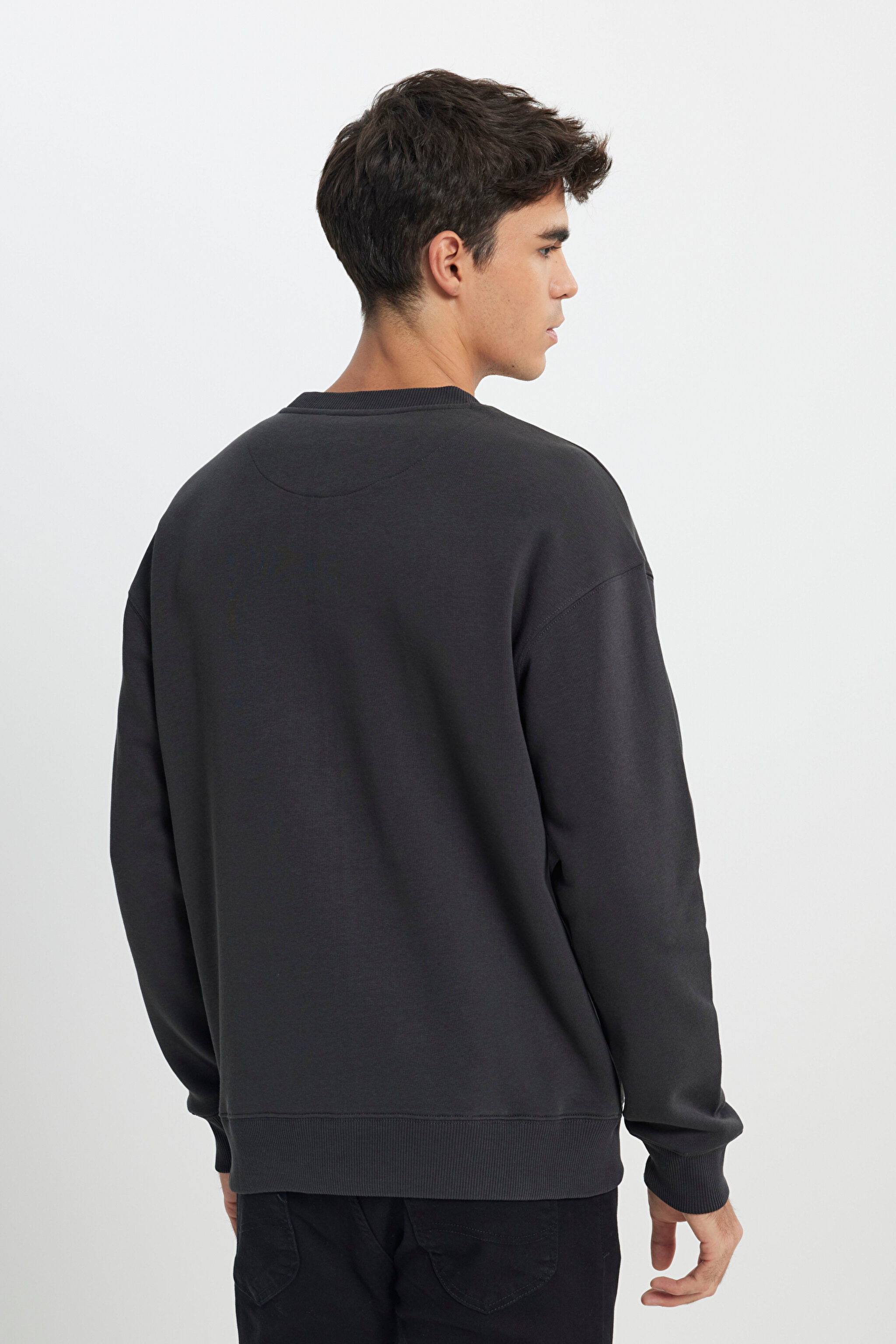 Loose Fit Rahat Kesim Bisiklet Yaka İçi Polarlı Antrasit Sweatshirt - Anthracite-L242121003 (görsel 3)