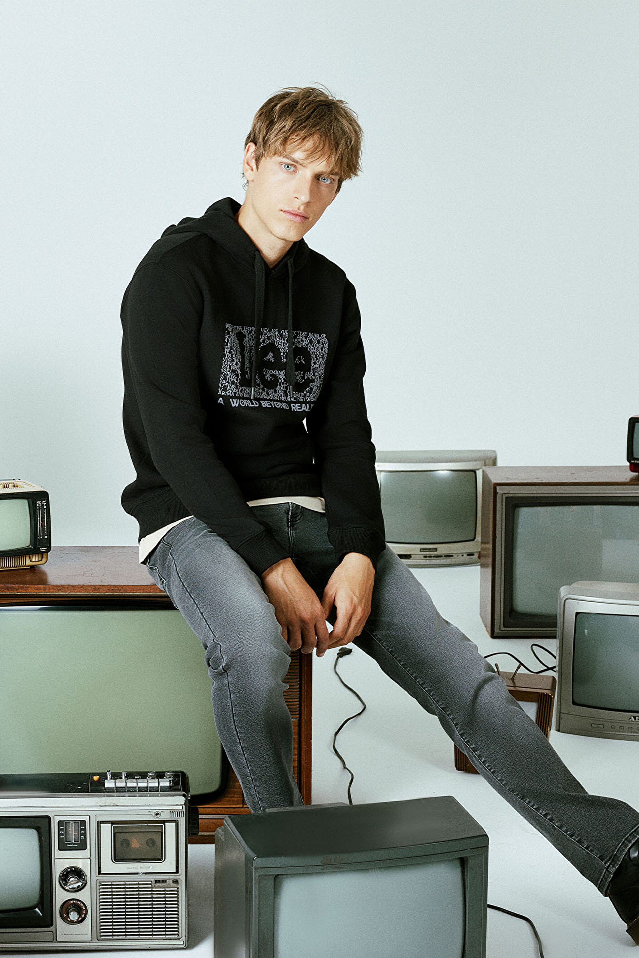 Regular Fit Normal Kesim Kapüşonlu İçi Polarlı Siyah Sweatshirt - Black-L242168001