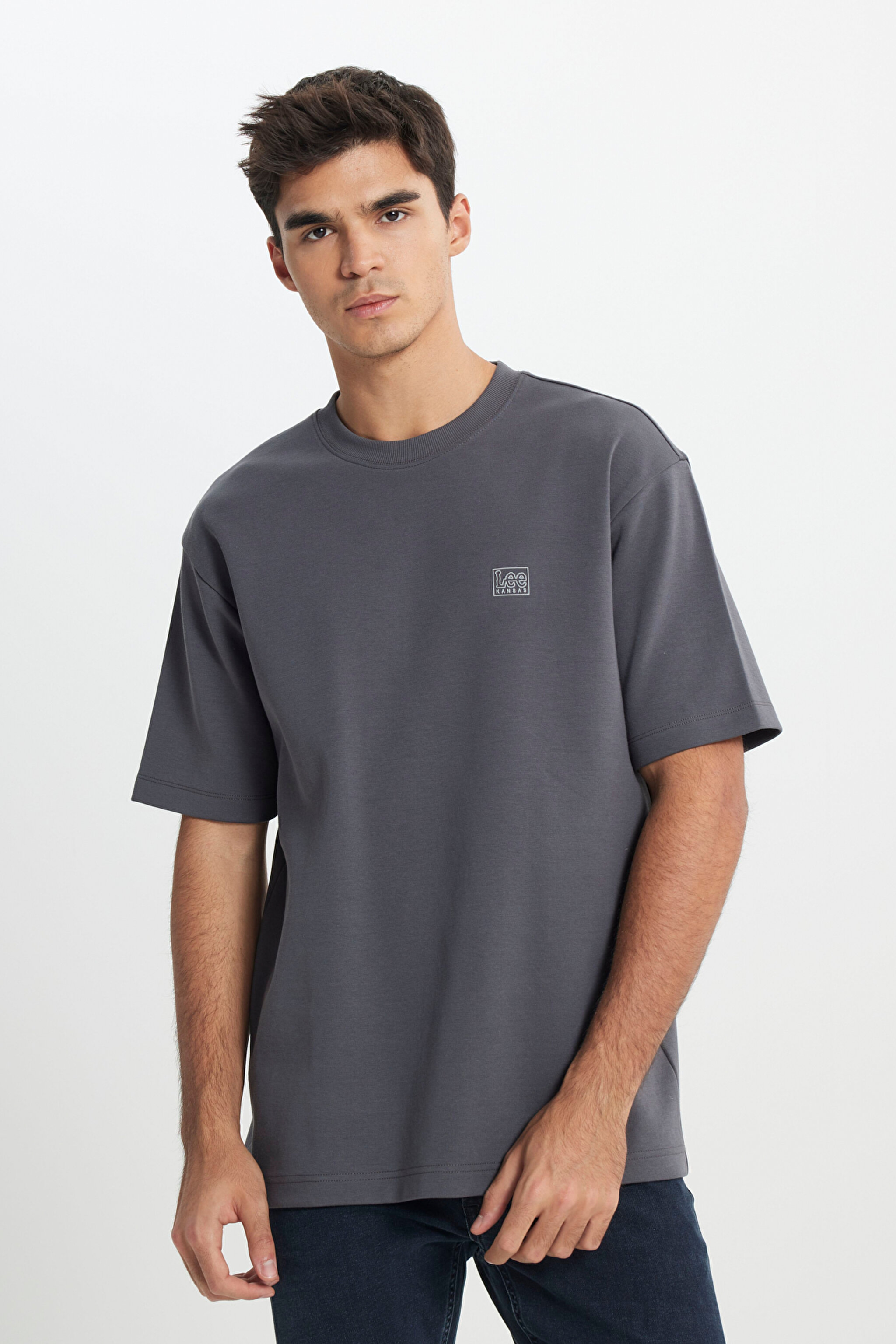 Relaxed Fit Geniş Kesim Bisiklet Yaka Antrasit Tişört - Anthracite-L242423003