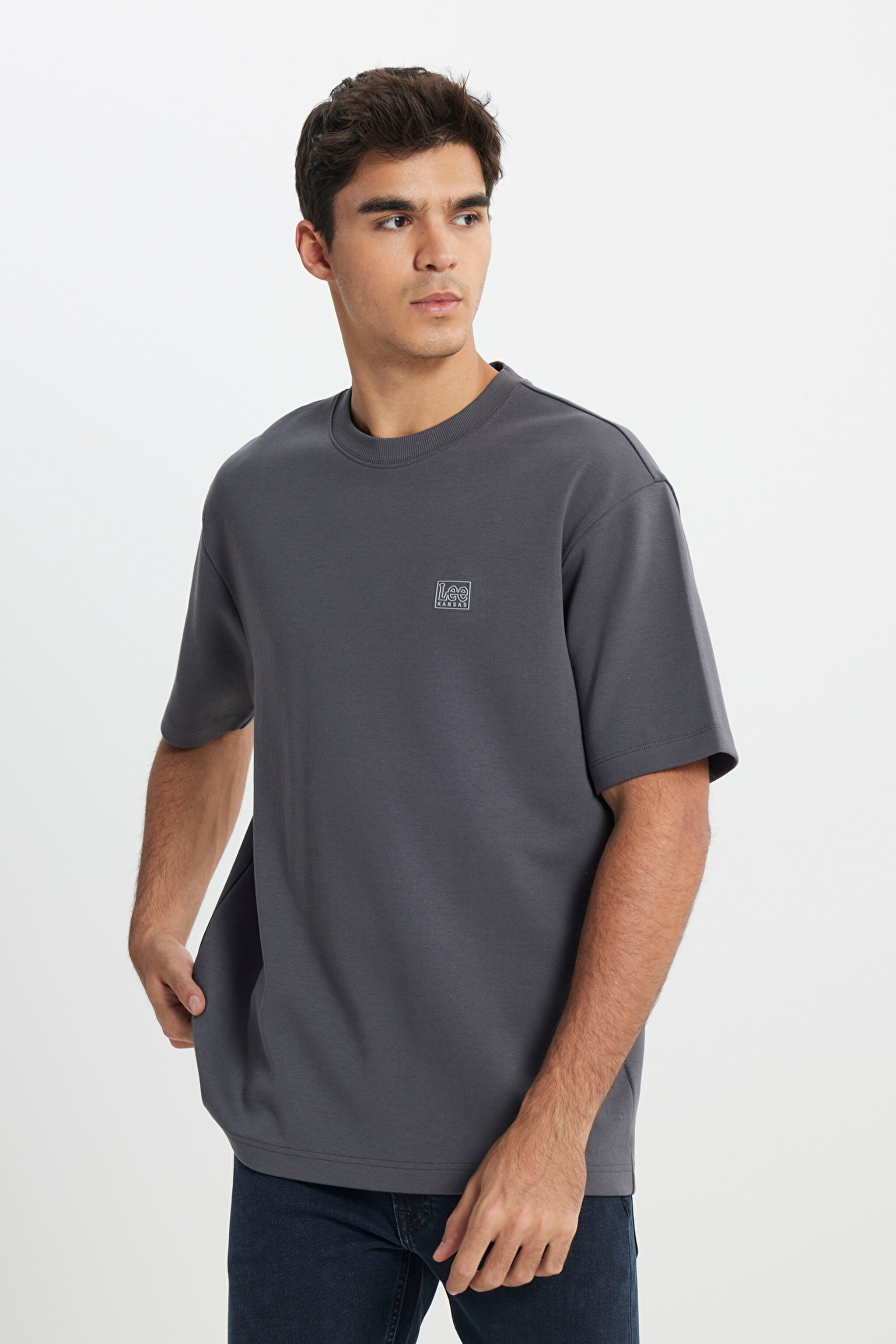 Relaxed Fit Geniş Kesim Bisiklet Yaka Antrasit Tişört - Anthracite-L242423003 (görsel 2)