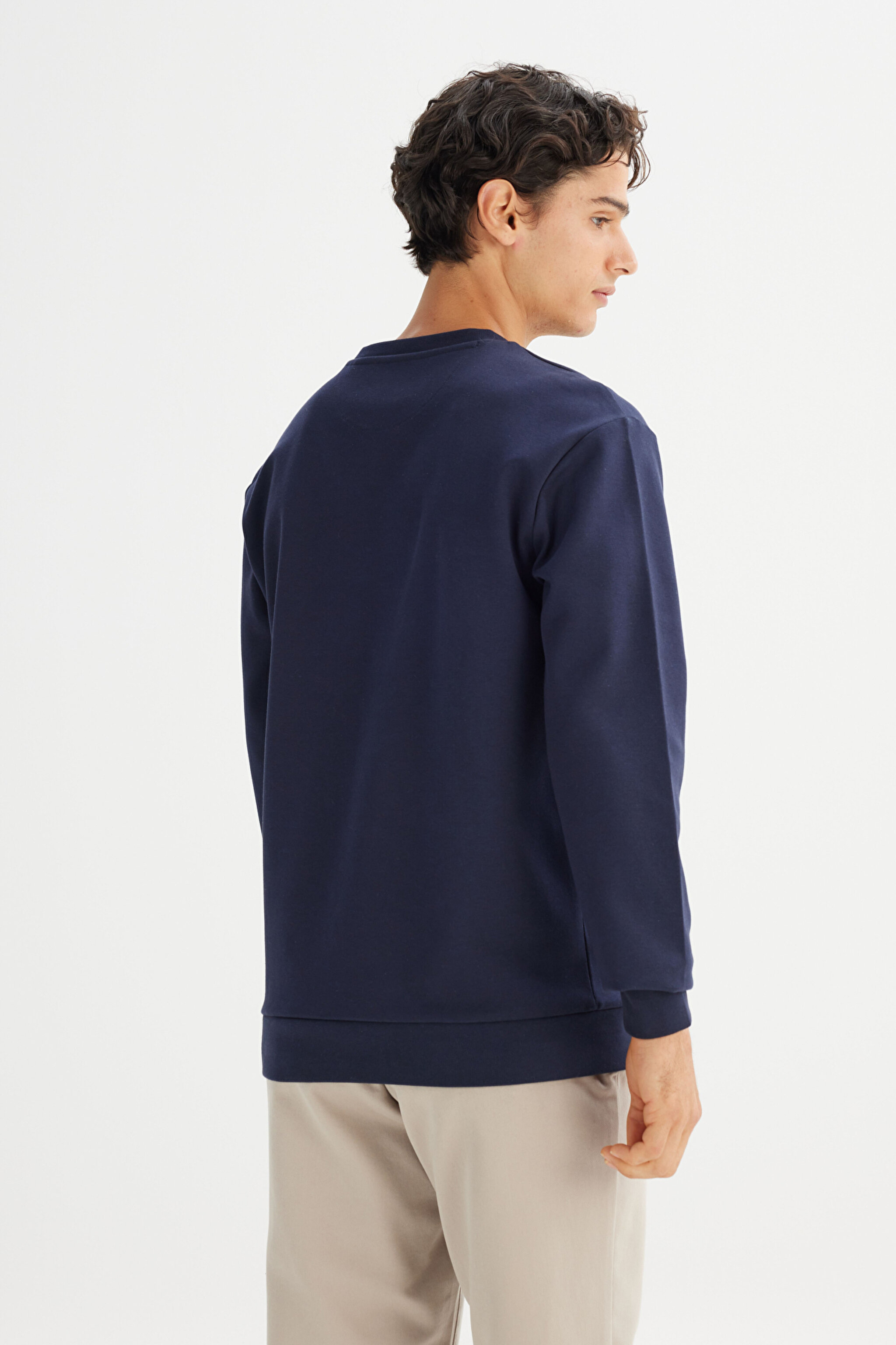 Pamuklu Regular Fit Normal Kesim Bisiklet Yaka Sweatshirt - DarKNavy-L242499411 (görsel 5)