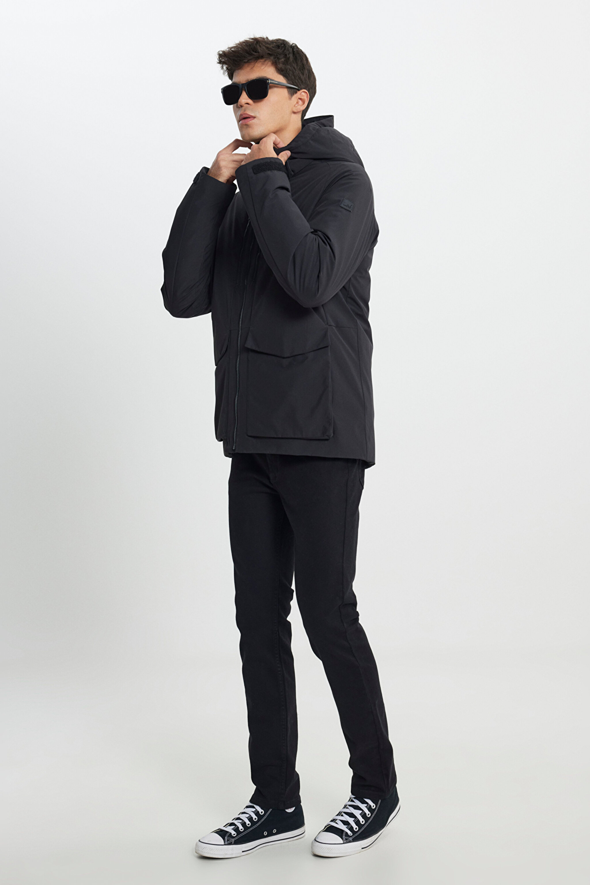Relaxed Fit Geniş Kesim Kapüşonlu Siyah Parka - Black-L242506001 (görsel 4)