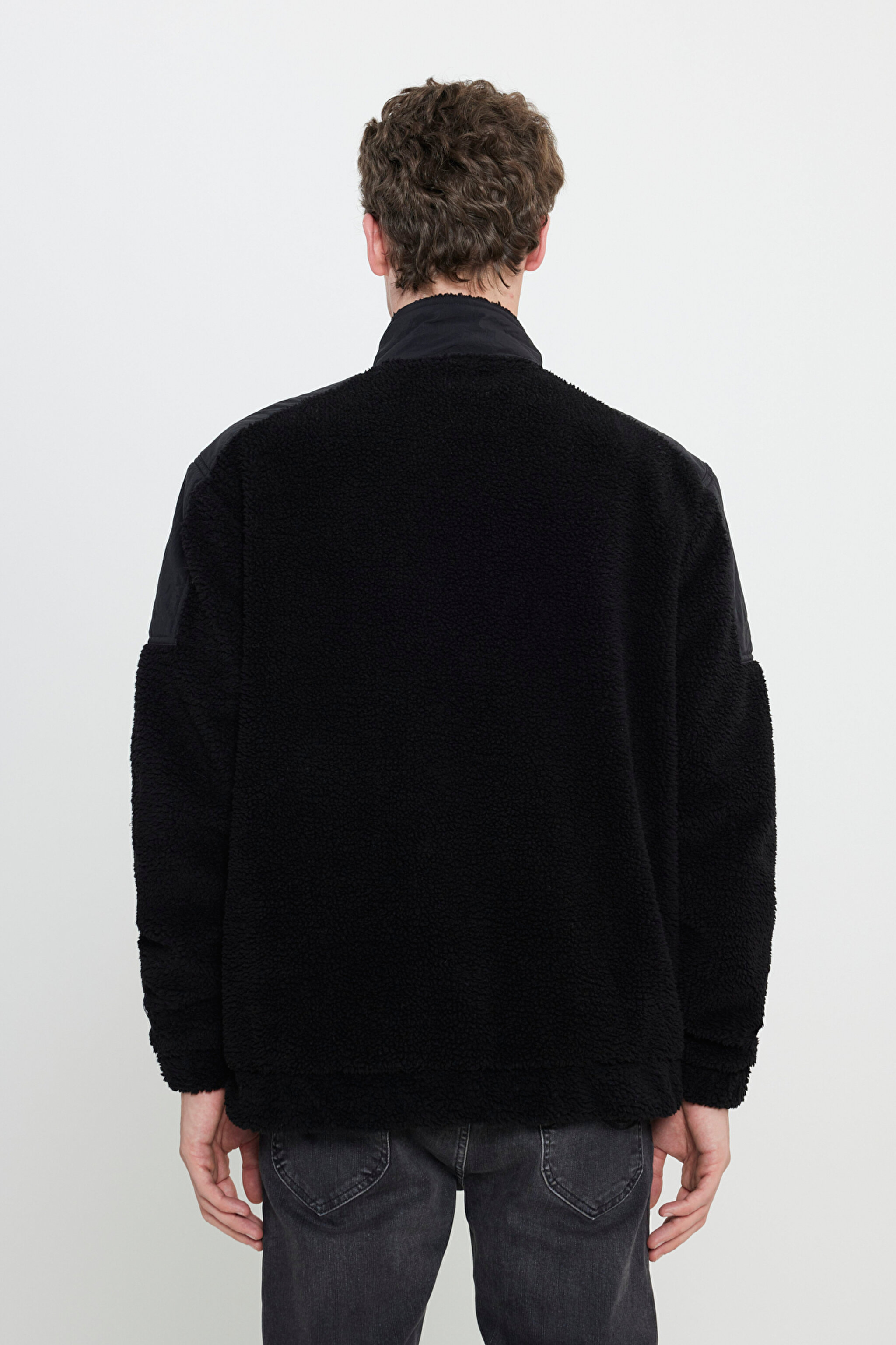 Relaxed Fit Geniş Kesim Fermuarlı Omuz Detaylı Siyah Sherpa Ceket - Black-L242525001 (görsel 5)