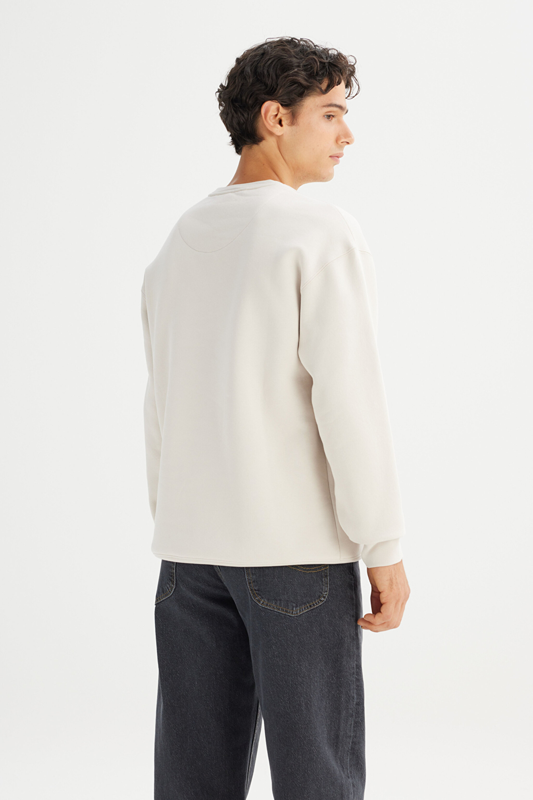 Pamuklu Relaxed Fit Rahat Kesim Şardonlu Bisiklet Yaka Logo Detaylı Sweatshirt - Sand-L242547755 (görsel 5)