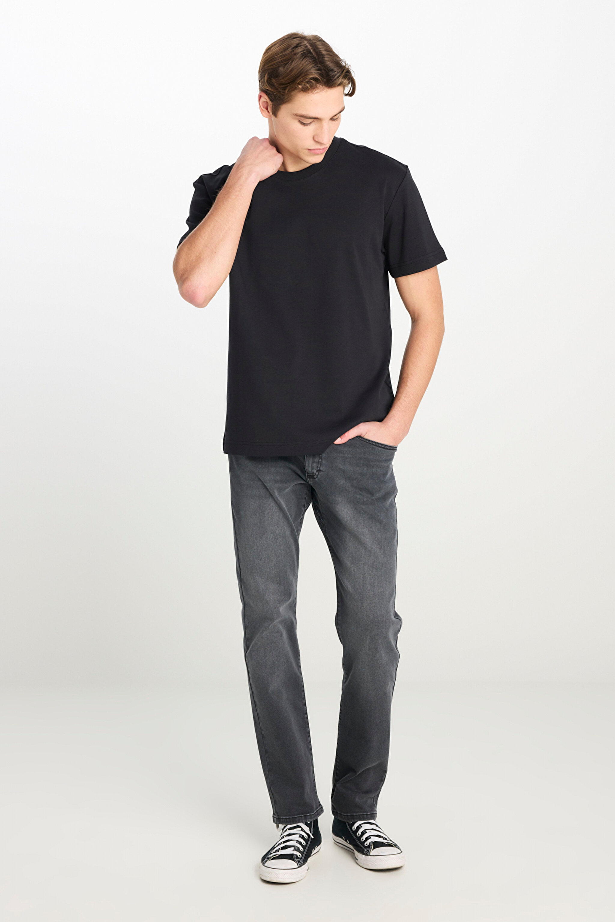 %100 Pamuk Relaxed Fit Geniş Kesim Bisiklet Yaka Siyah Basic T-shirt - Black-L2510096001 (görsel 3)