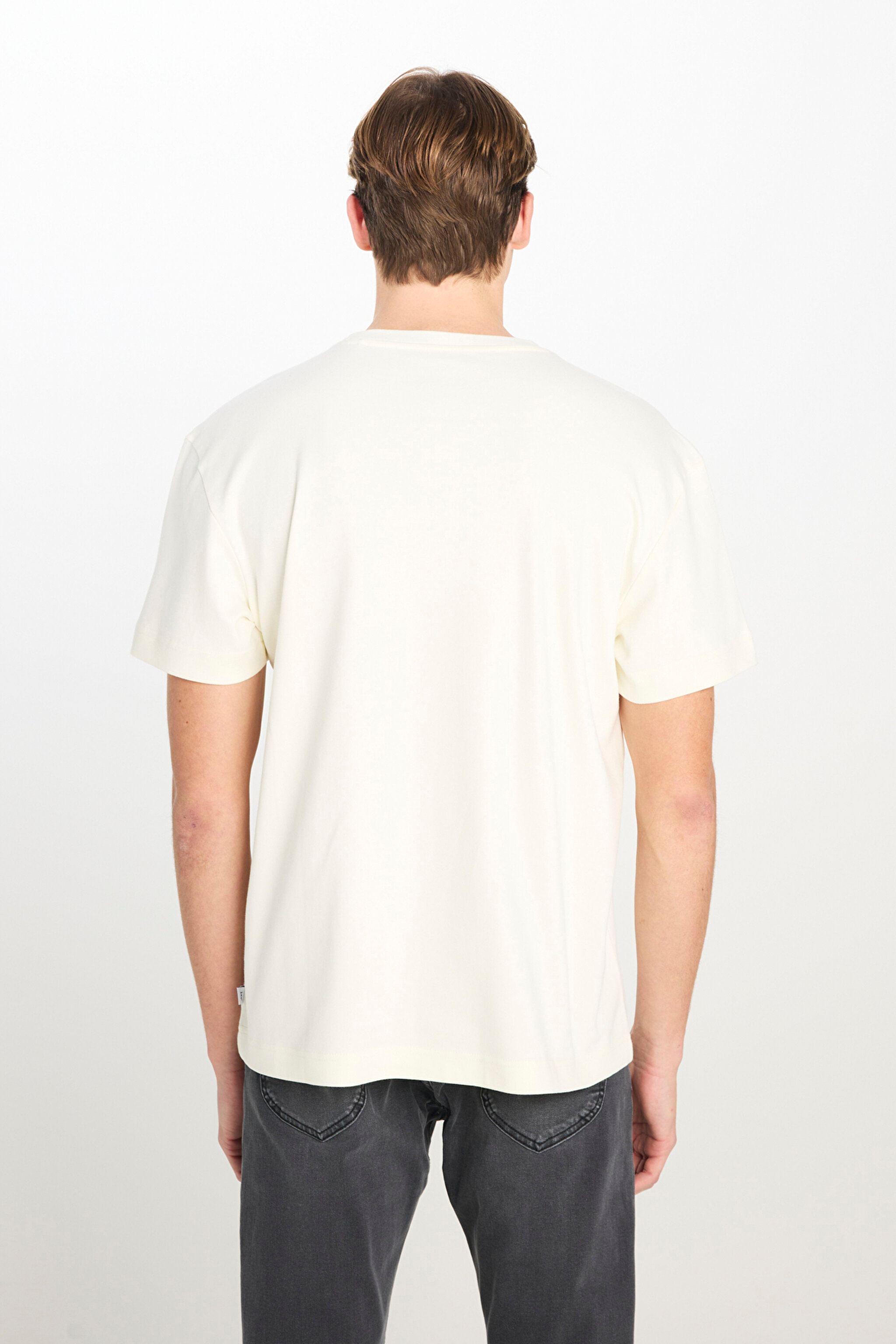 %100 Pamuk Relaxed Fit Geniş Kesim Bisiklet Yaka Ekru Basic T-shirt - Off White-L2510096102 (görsel 5)